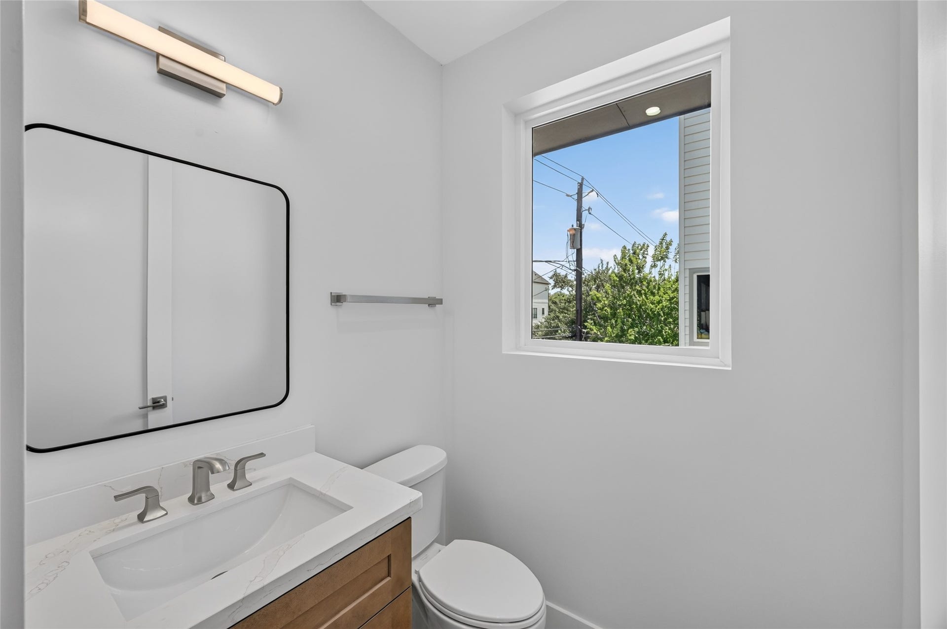 1424 W 23rd Street, #B, Houston, TX 77008 Half bathroom located on the second floor keeping all secondary bedrooms and bathrooms private