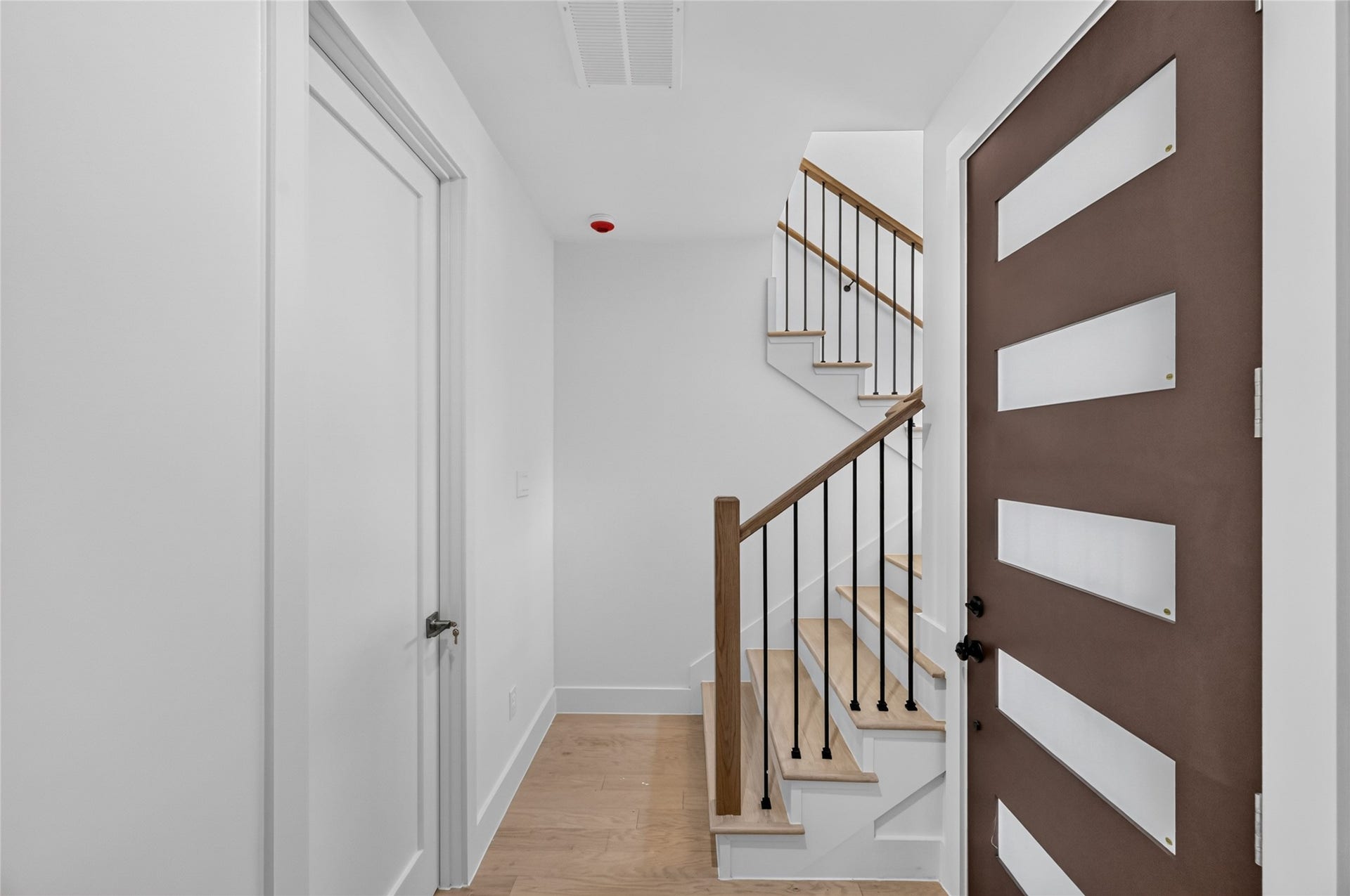 1424 W 23rd Street, #B, Houston, TX 77008 Entry Way on the first floor
