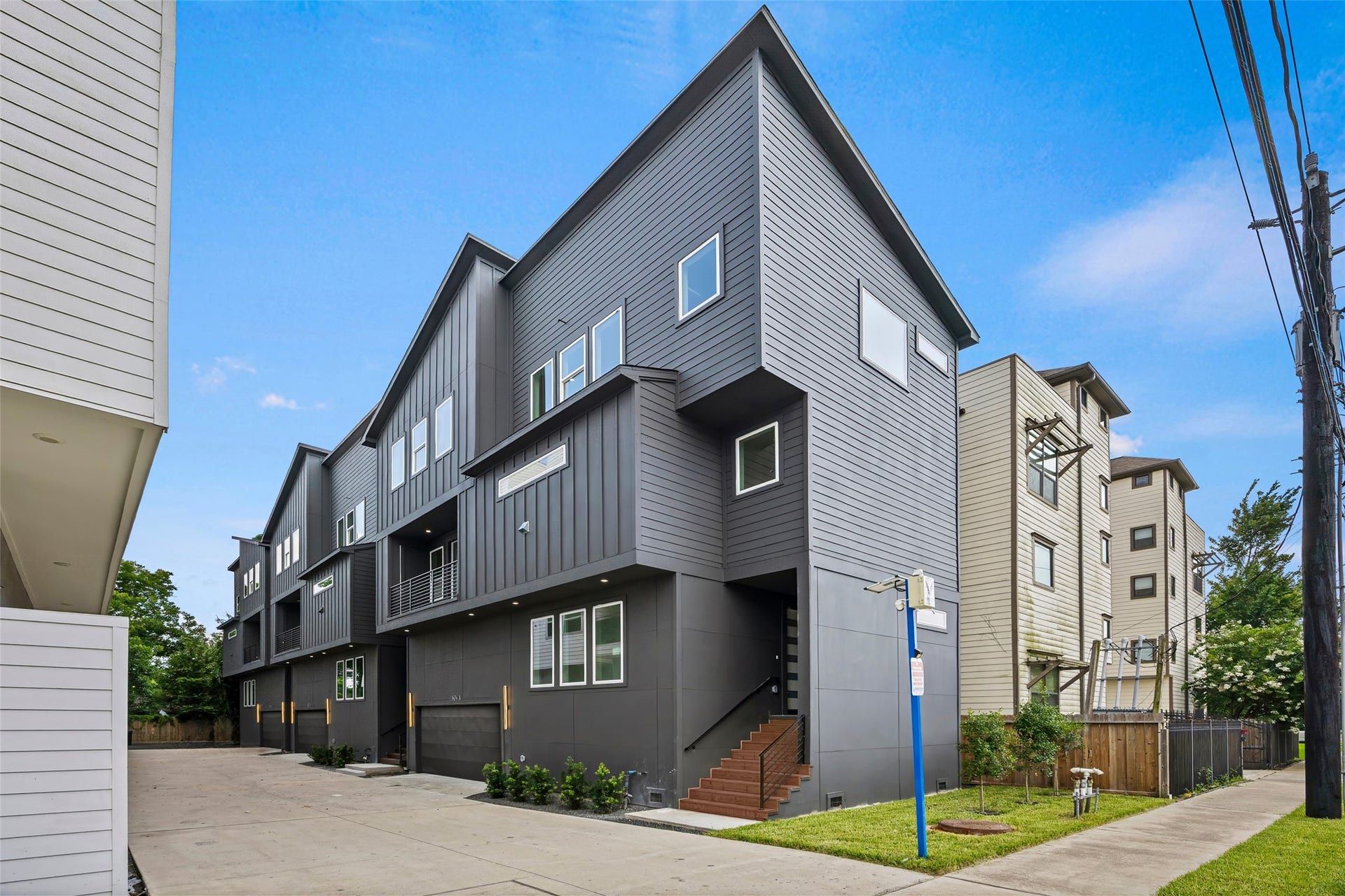 1424 W 23rd Street, #B, Houston, TX 77008 Modern exterior