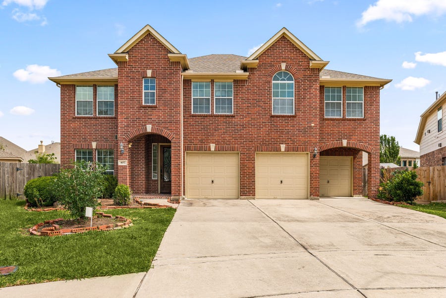 Property photo for 407 Whitney Oaks Lane, Stafford, TX
