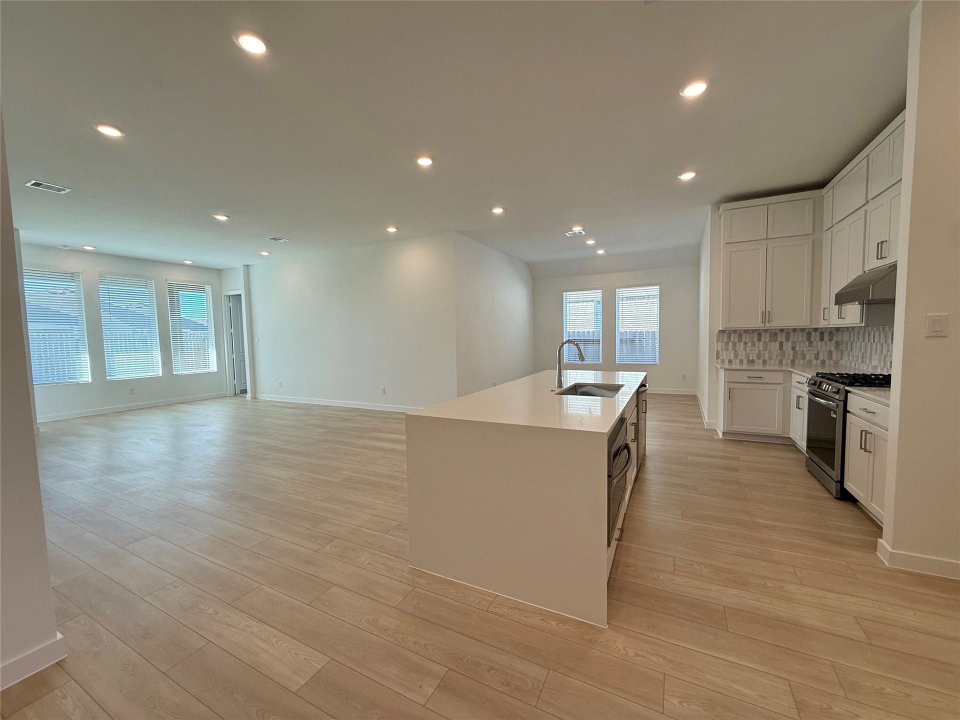 3006 Golden Isle Drive, Texas City, TX 77568 3006 Golden Isle Drive, Texas City, TX 77568