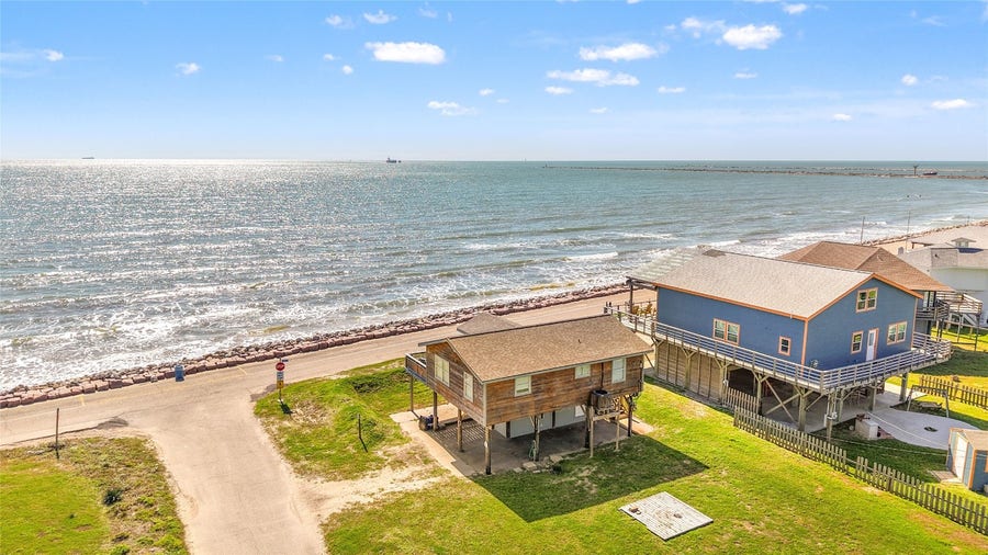 Property photo for 902 Beach Drive, Surfside Beach, TX