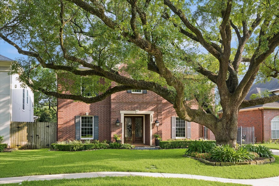 Property photo for 5003 Imperial Street, Bellaire, TX