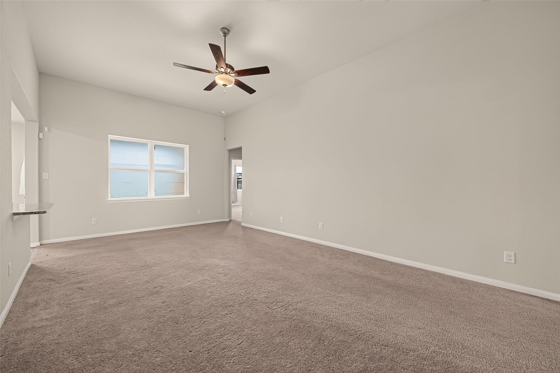 3205 Foresail Lane, Santa Fe, TX 77510 Spacious family room