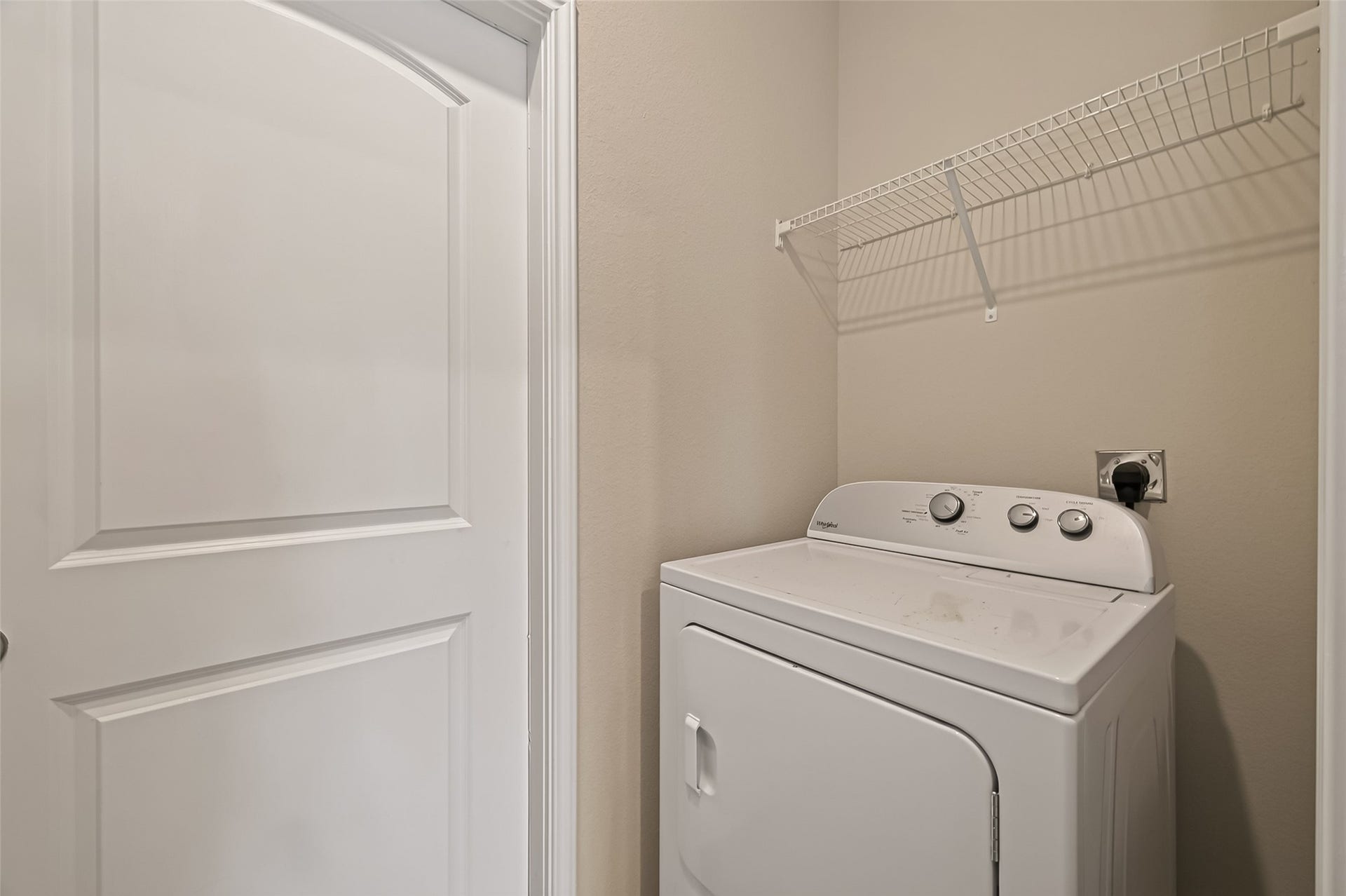 3205 Foresail Lane, Santa Fe, TX 77510 Washer & Dryer are located between the kitchen & garage.