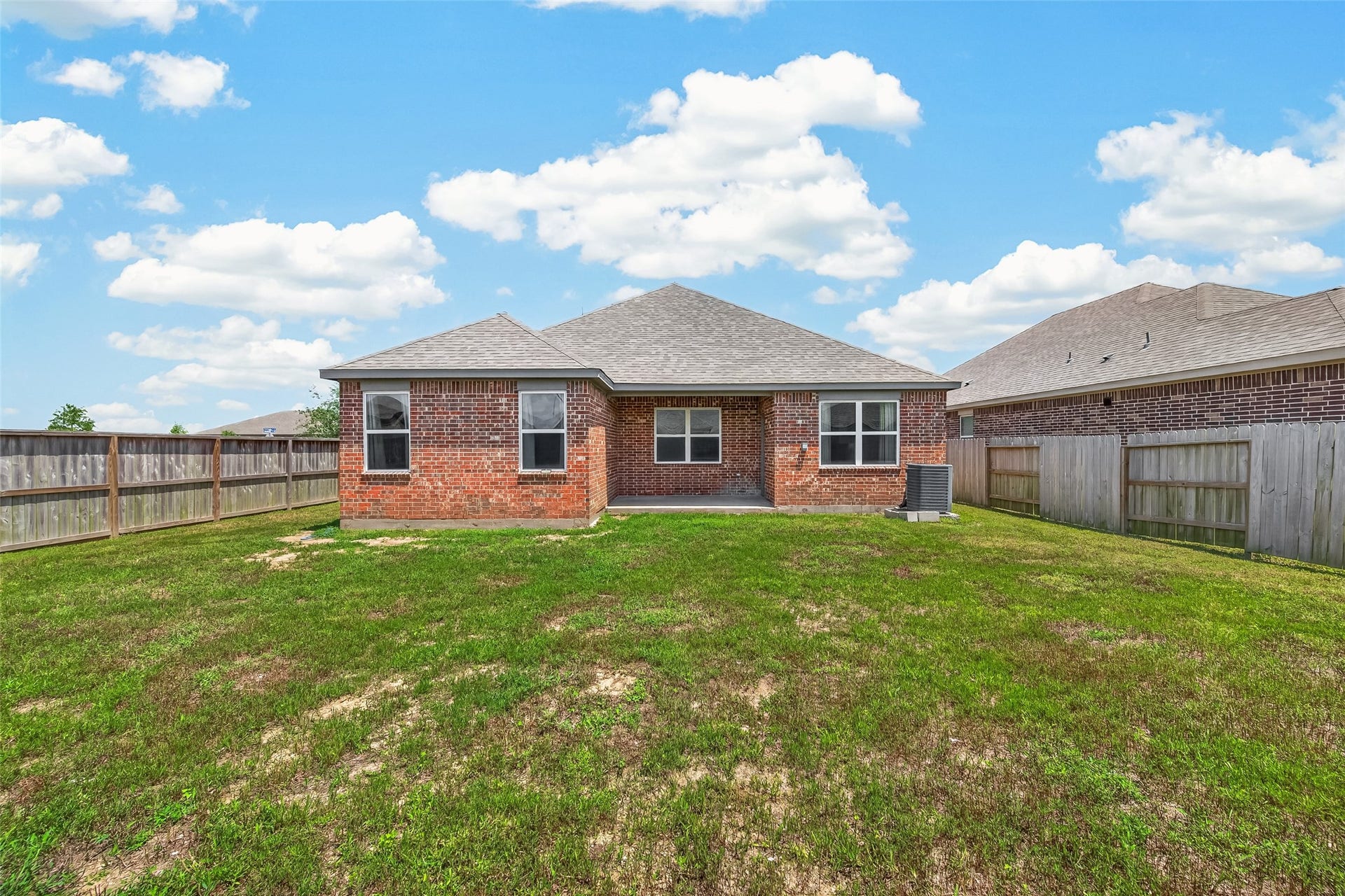 3205 Foresail Lane, Santa Fe, TX 77510 Covered back atio.