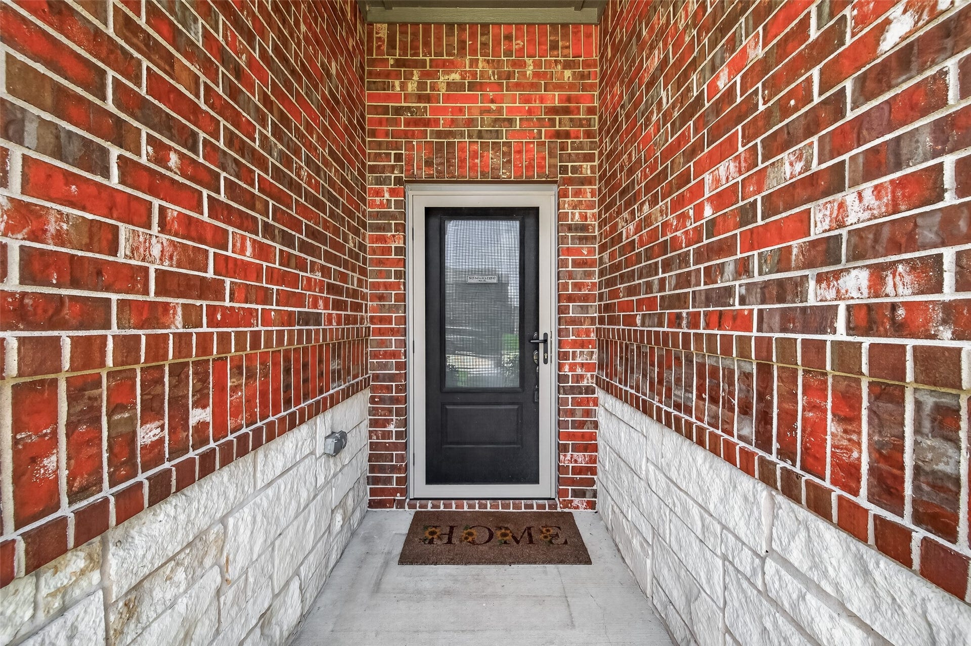 3205 Foresail Lane, Santa Fe, TX 77510 Covered Front Patio.
