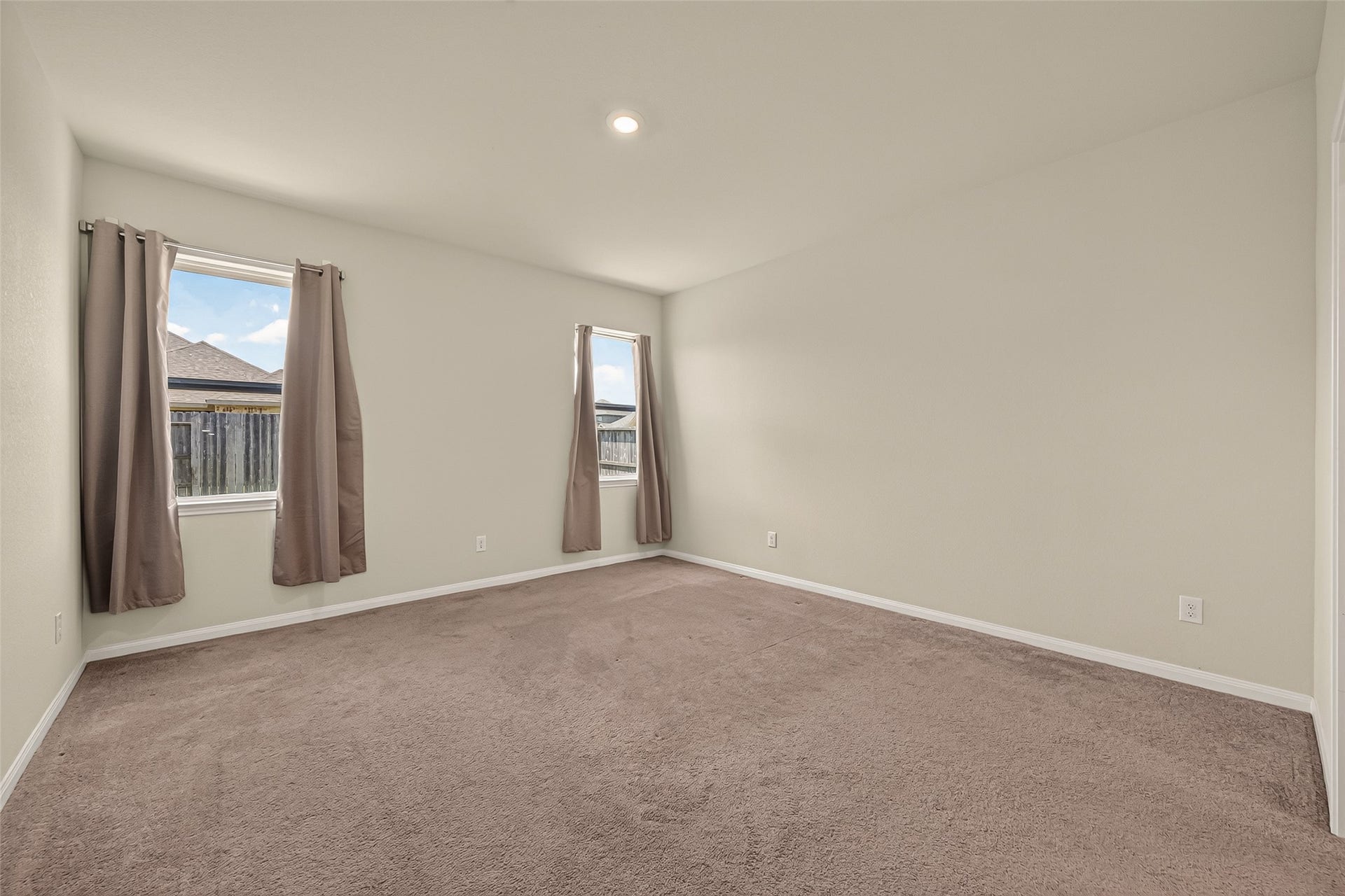 3205 Foresail Lane, Santa Fe, TX 77510 Primary room is located at back of home.
