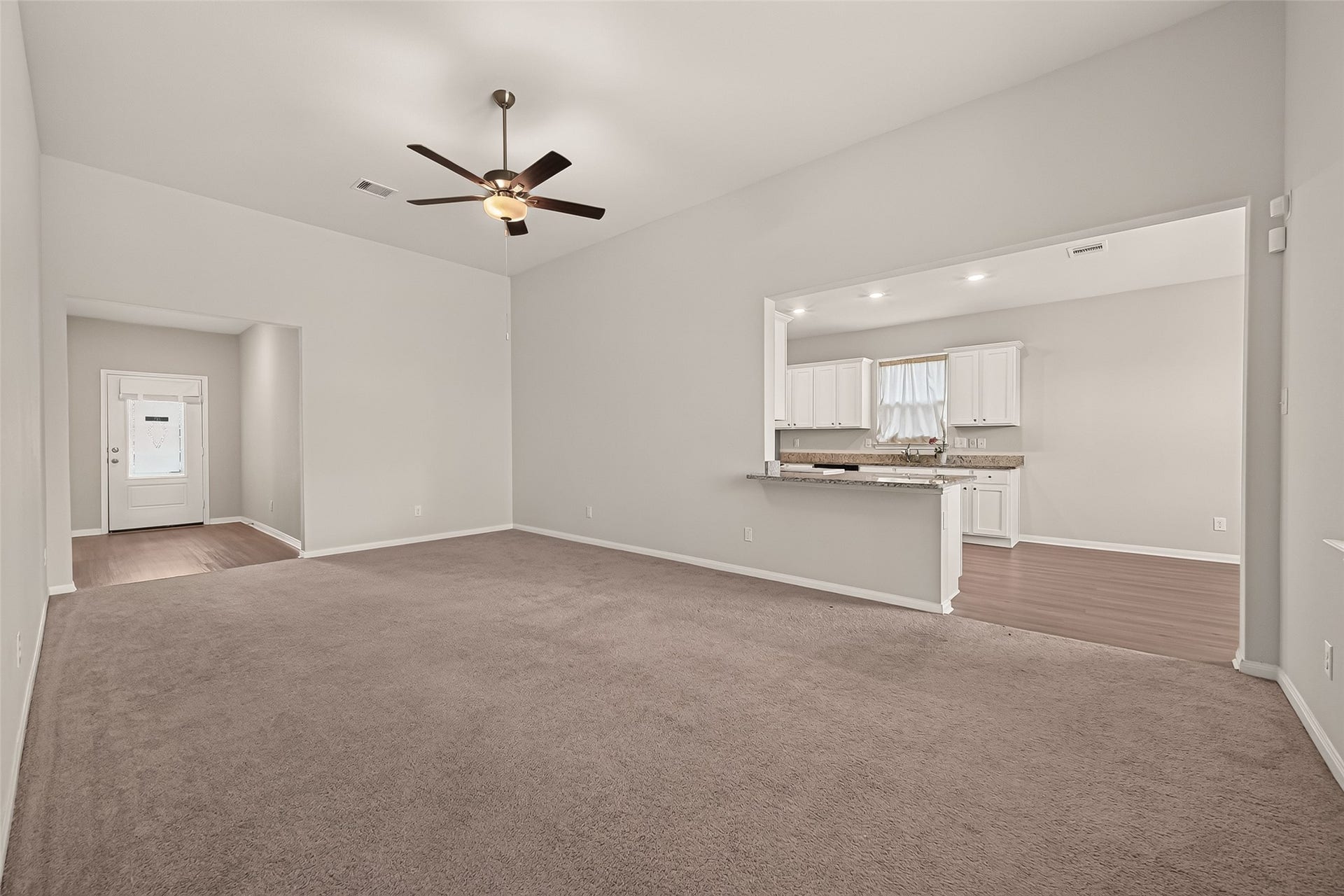 3205 Foresail Lane, Santa Fe, TX 77510 Like new flooring