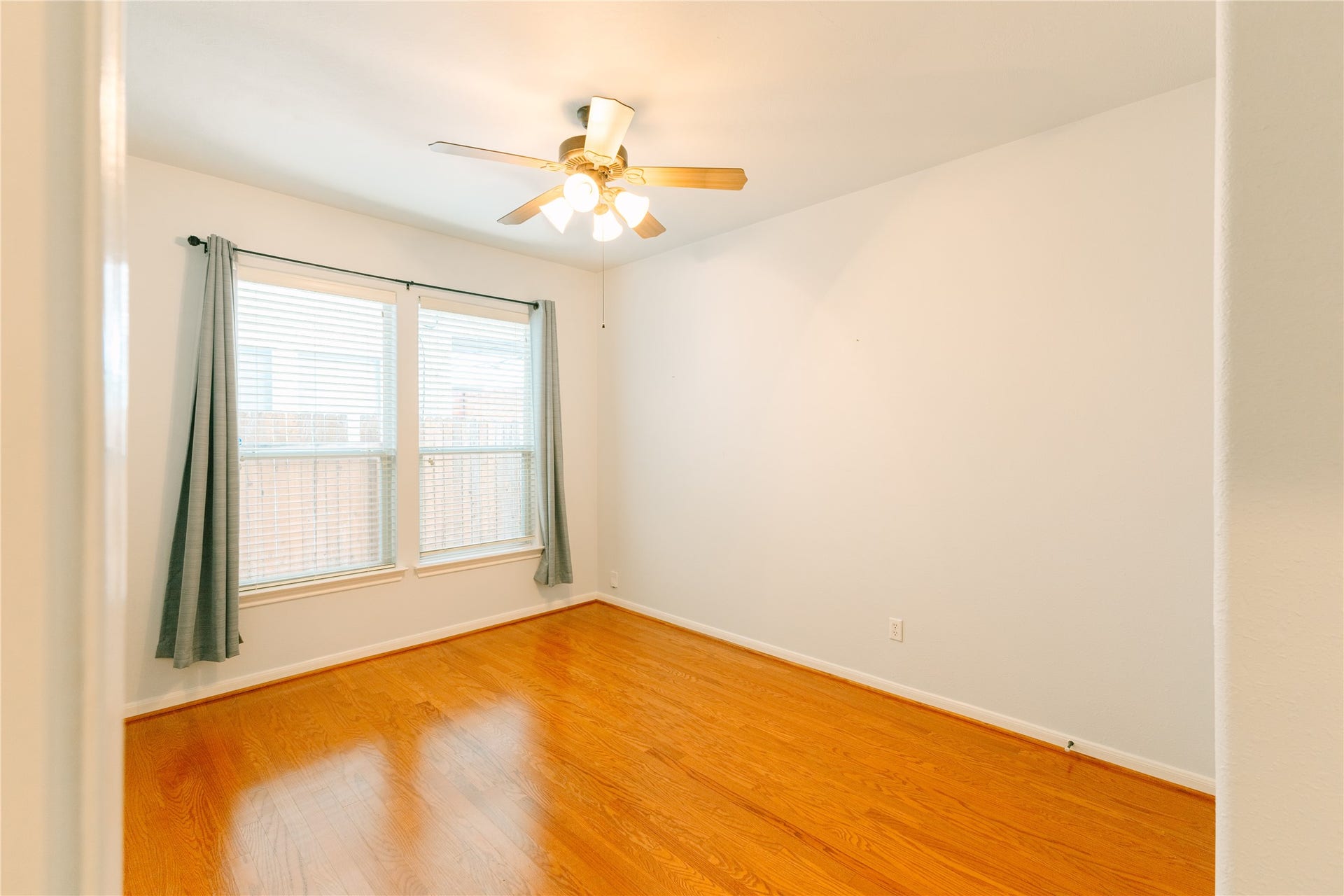 1710 Aden Mist Drive, Houston, TX 77003 1710 Aden Mist Drive, Houston, TX 77003