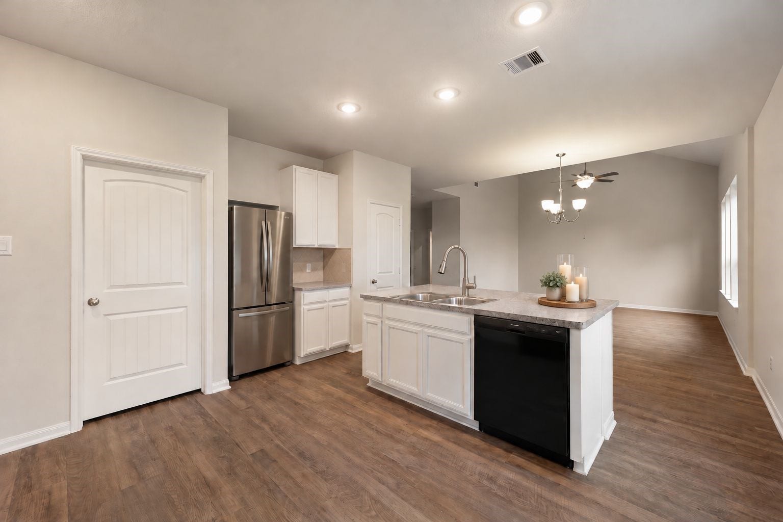 12207 Danza Drive, Willis, TX 77318 Virtually staged photo. Not actual home.