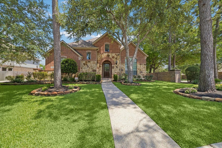 Property photo for 17402 Lake Chelan Lane, Humble, TX