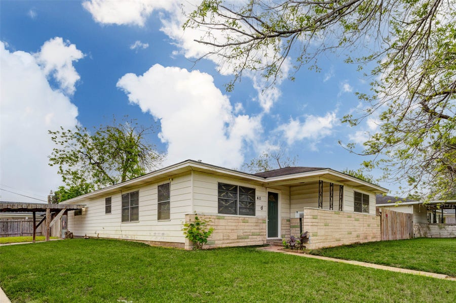 Property photo for 411 Burke, Pasadena, TX