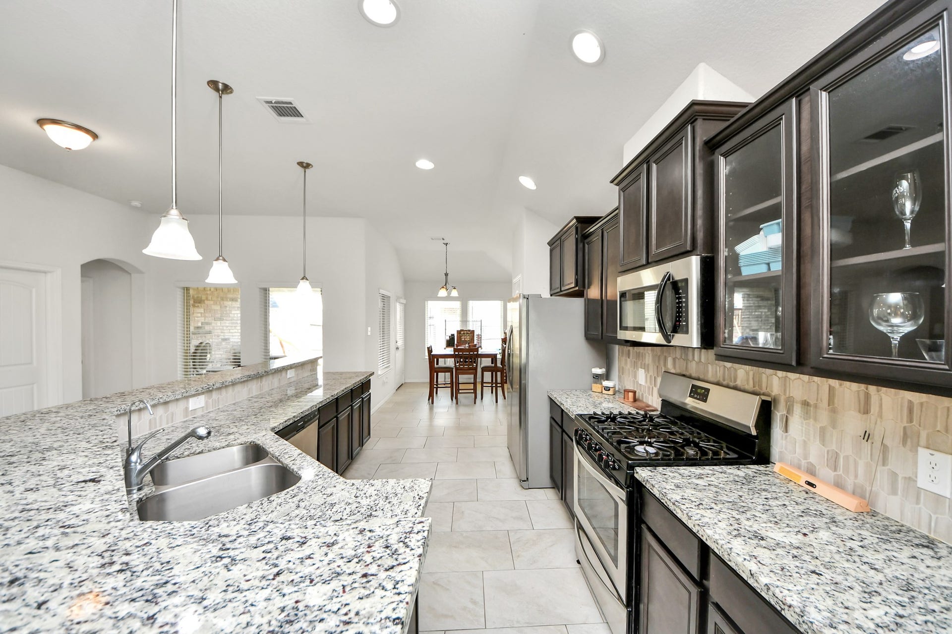 6226 Mason Way, Rosenberg, TX 77471 Kitchen showing eating area