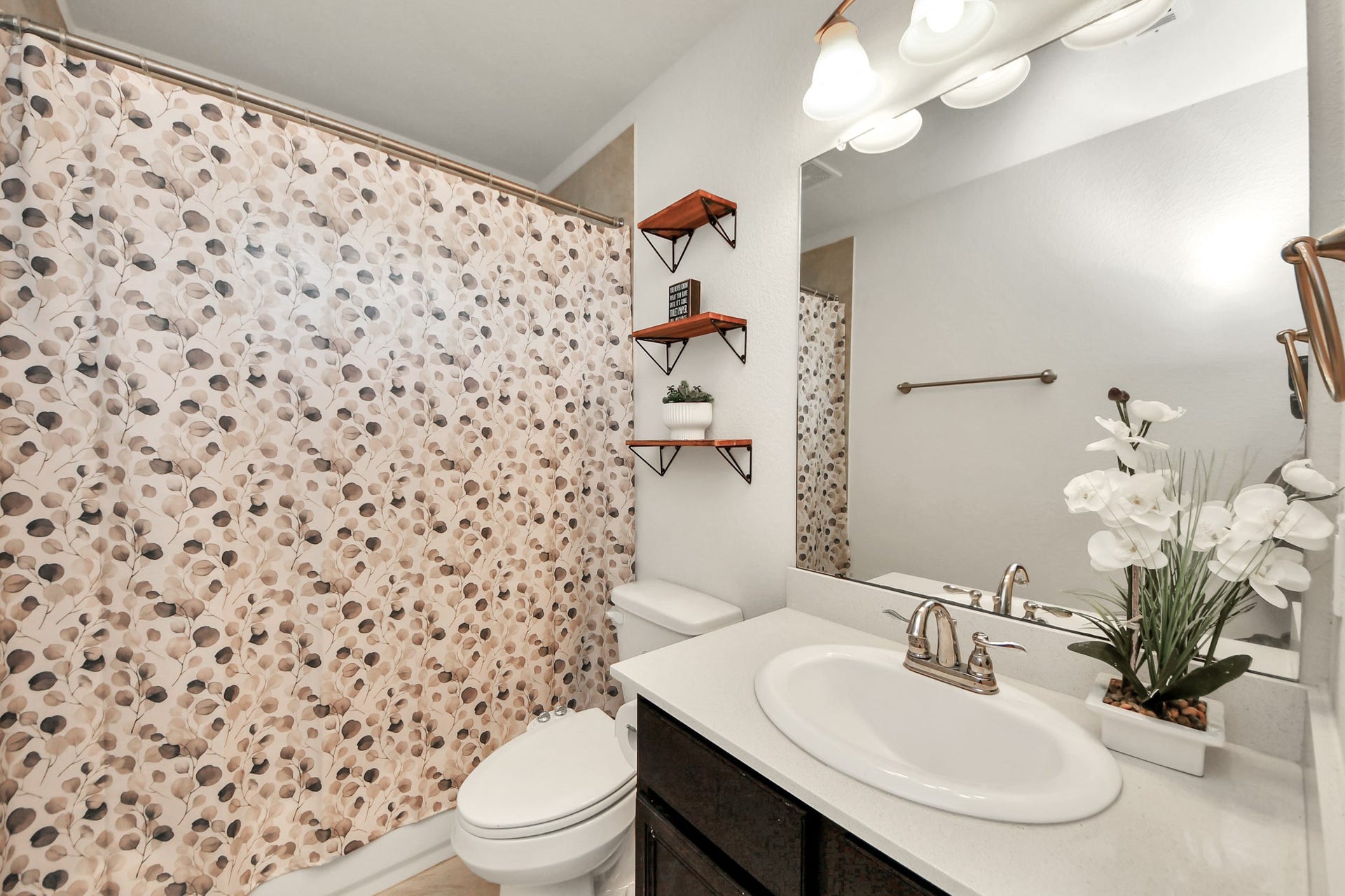 6226 Mason Way, Rosenberg, TX 77471 Secondary bathroom