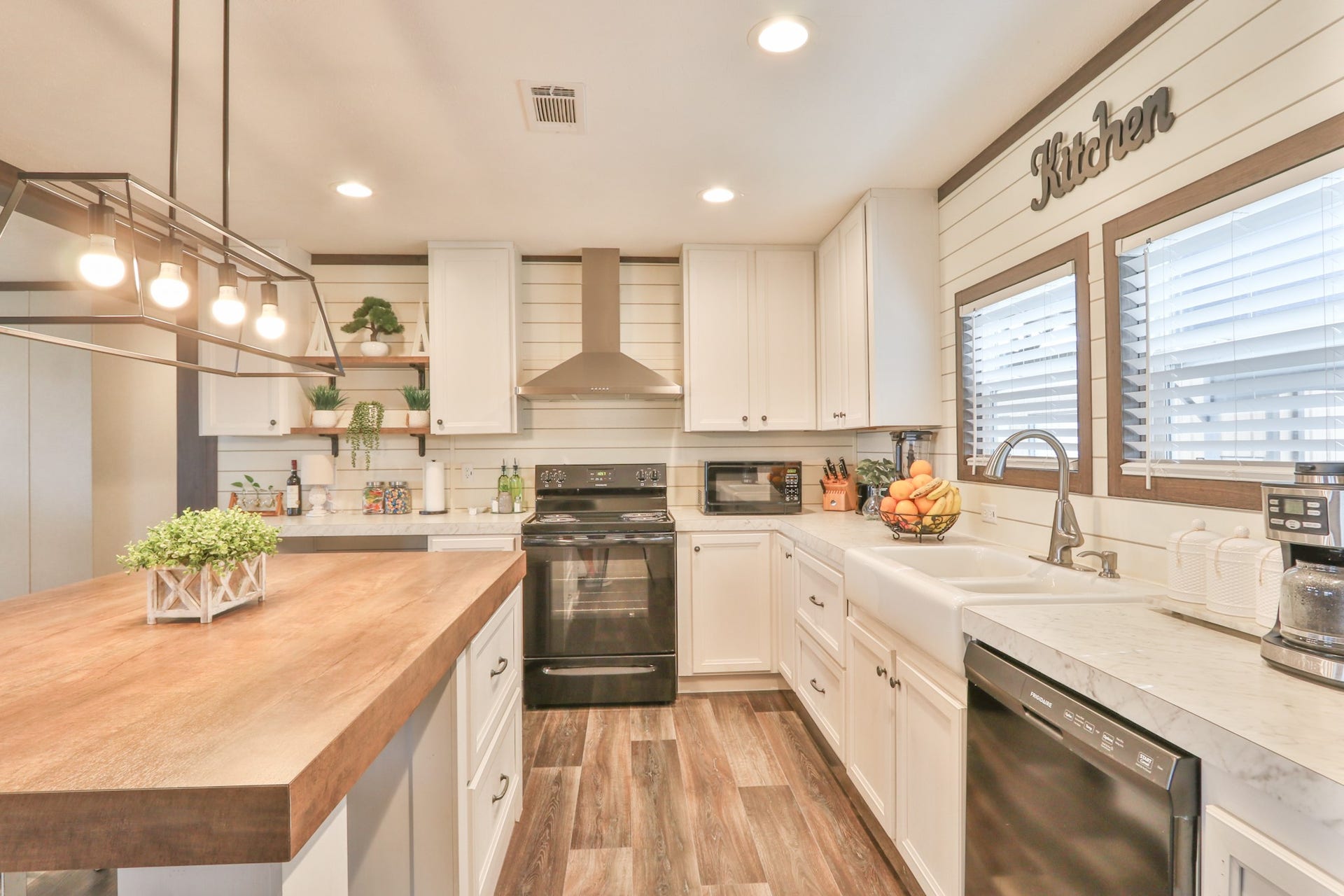 15211 Linda Lane, Santa Fe, TX 77517 15211 Linda Lane, Santa Fe, TX 77517