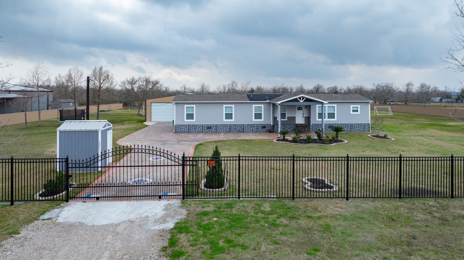 15211 Linda Lane, Santa Fe, TX 77517 15211 Linda Lane, Santa Fe, TX 77517