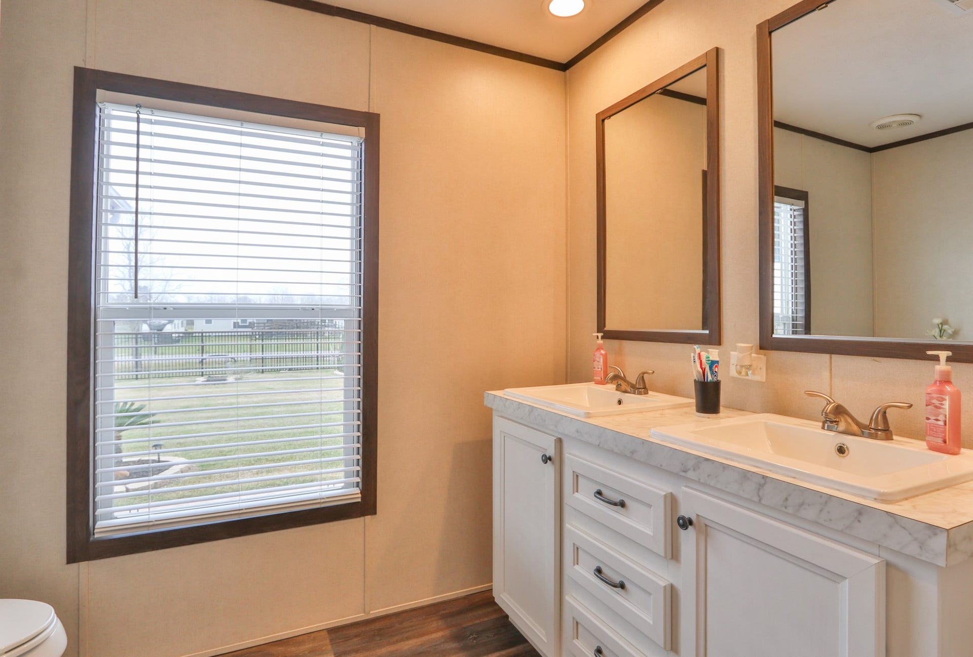 15211 Linda Lane, Santa Fe, TX 77517 15211 Linda Lane, Santa Fe, TX 77517