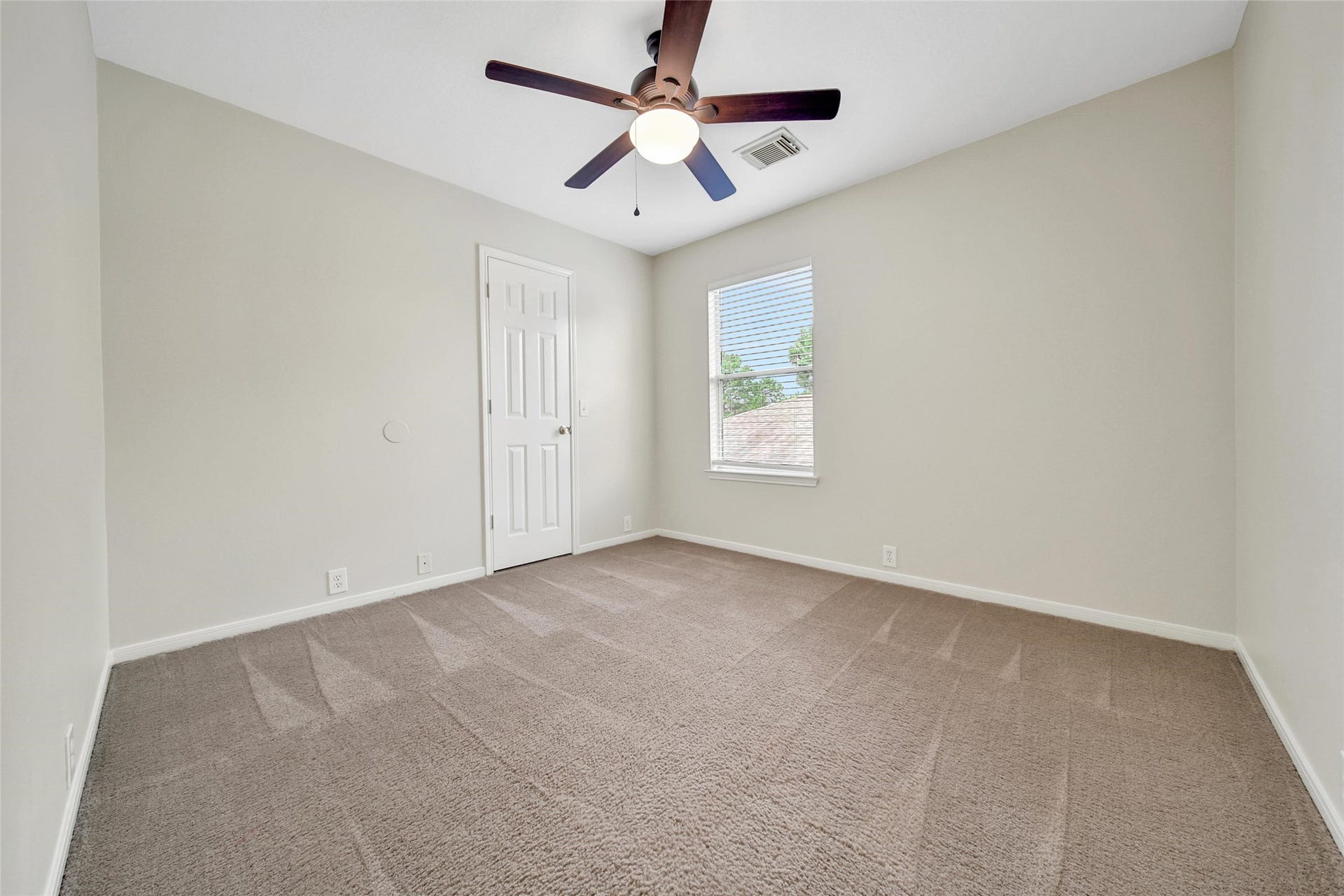 11911 Ezekiel Drive, Tomball, TX 77375 Secondary bedroom.