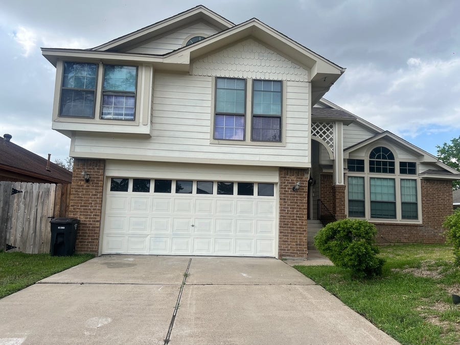 Property photo for 16818 Rockbend, Houston, TX