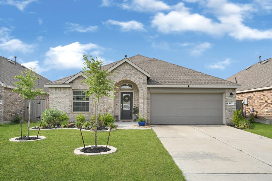 Property photo for 4822 Camden Bristol Drive, Baytown, TX