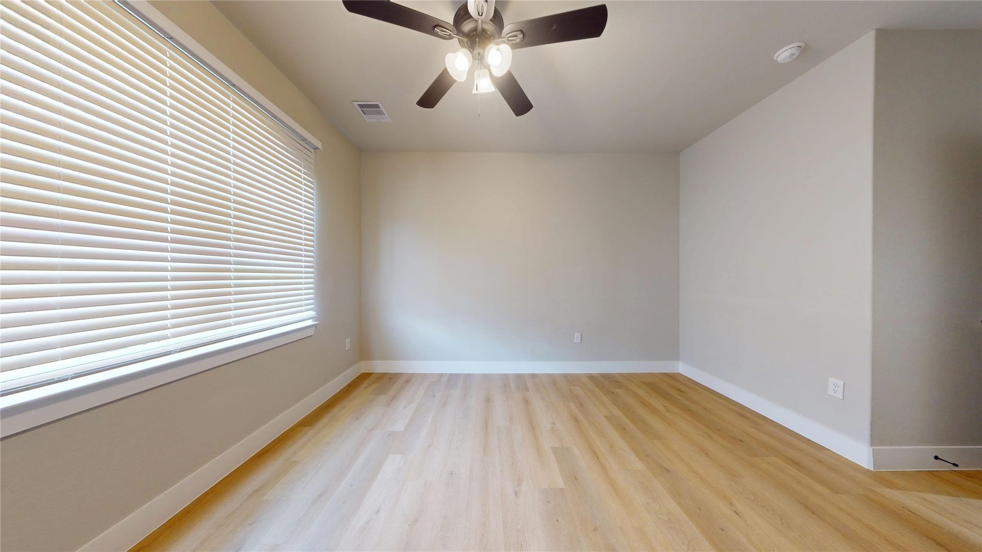 5411 Oak Cove Drive, Houston, TX 77091 first bedroom