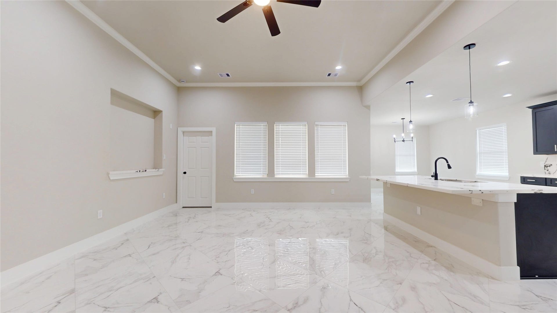 5411 Oak Cove Drive, Houston, TX 77091 Living