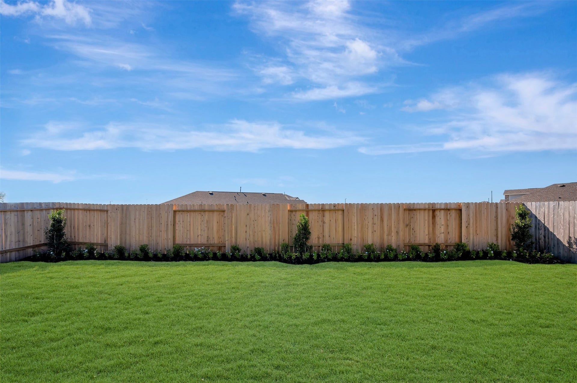 431 East Rose Marie Lane, Montgomery, TX 77356 Amazing backyard with lush landscaping