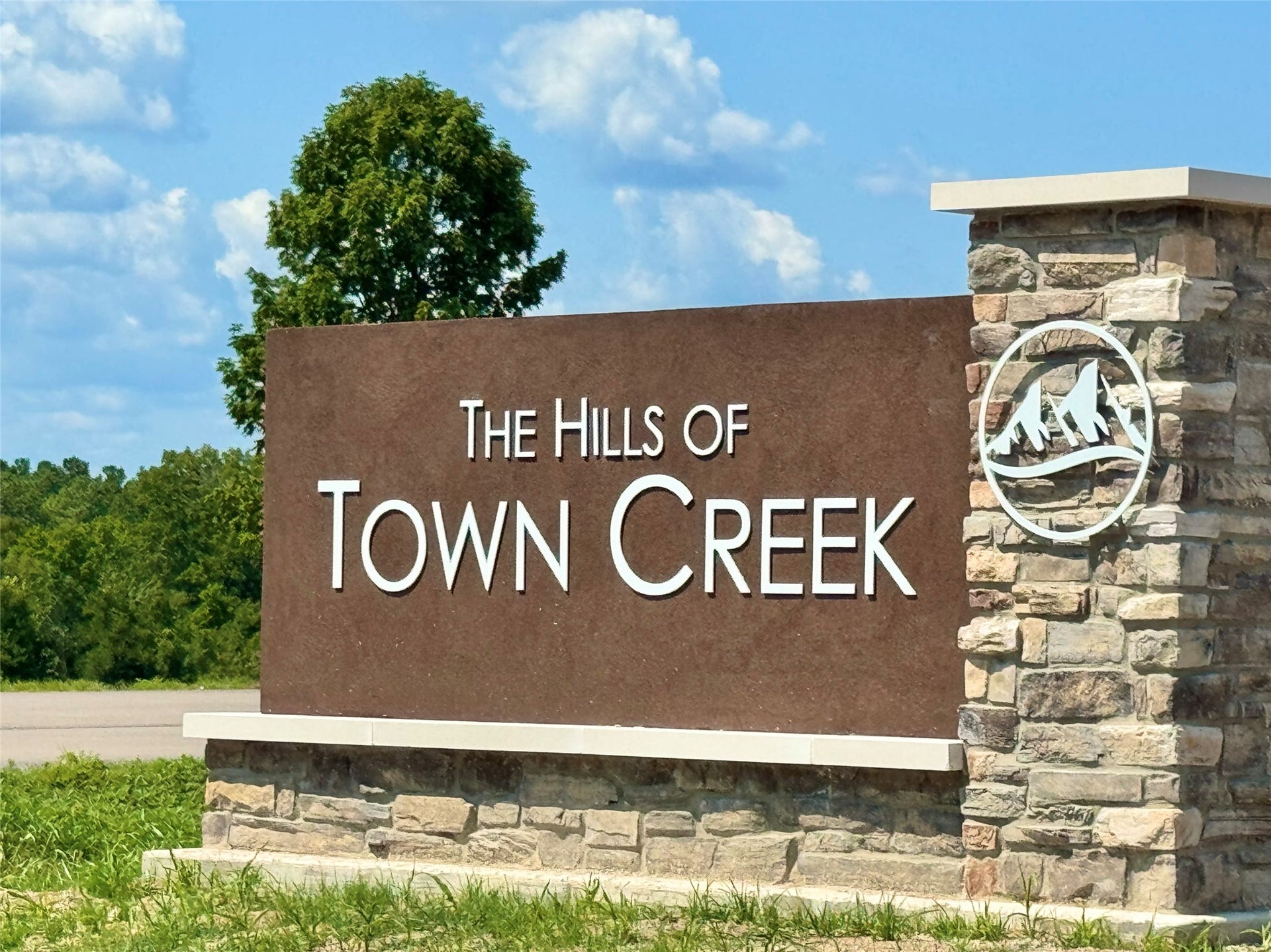 431 East Rose Marie Lane, Montgomery, TX 77356 Welcome to The Hills of Town Creek!