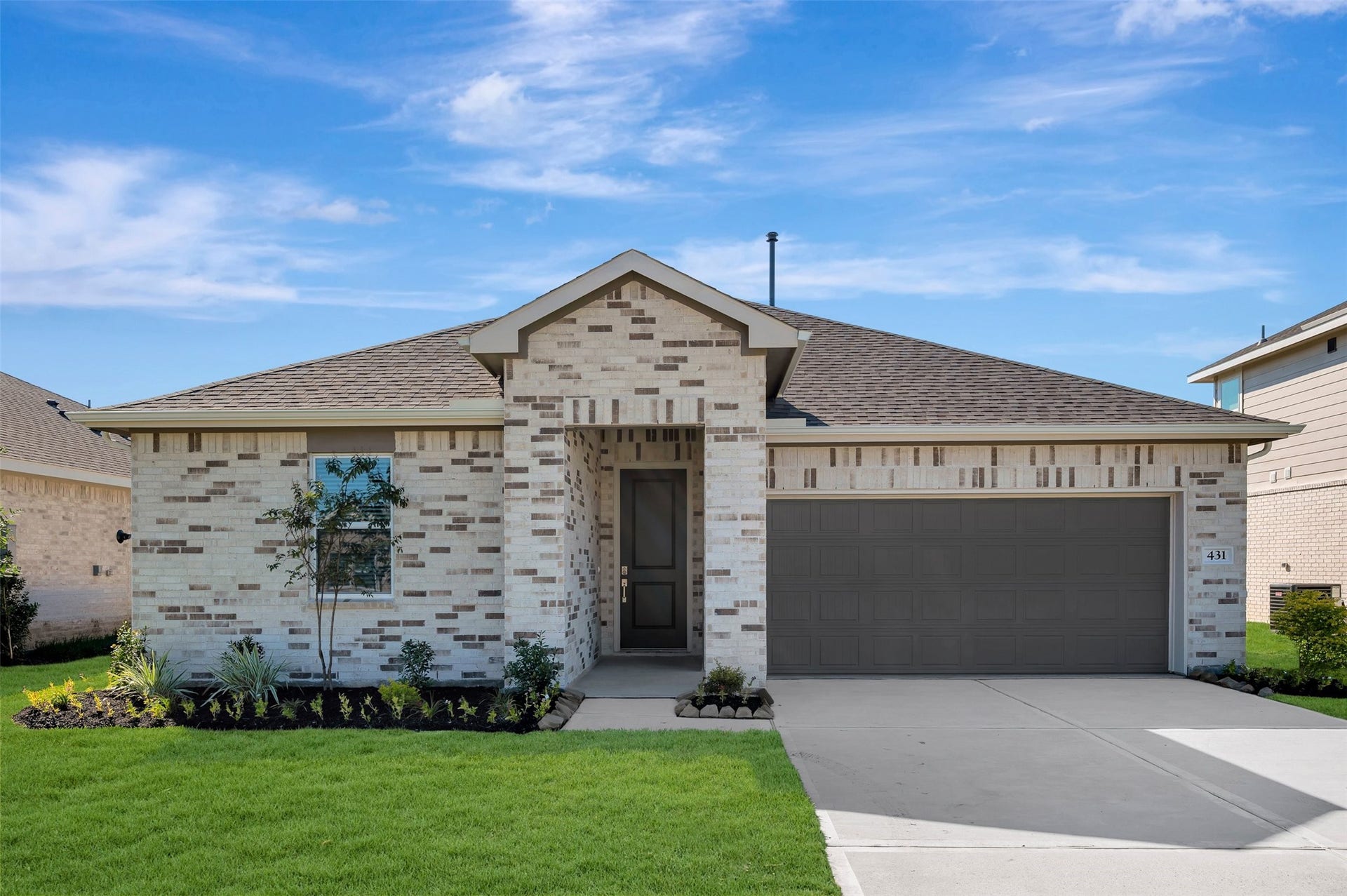 431 East Rose Marie Lane, Montgomery, TX 77356 Charming Goldenrod II design by K. Hovnanian Homes in elevation RA built in Aspire at The Hills of Town Creek.