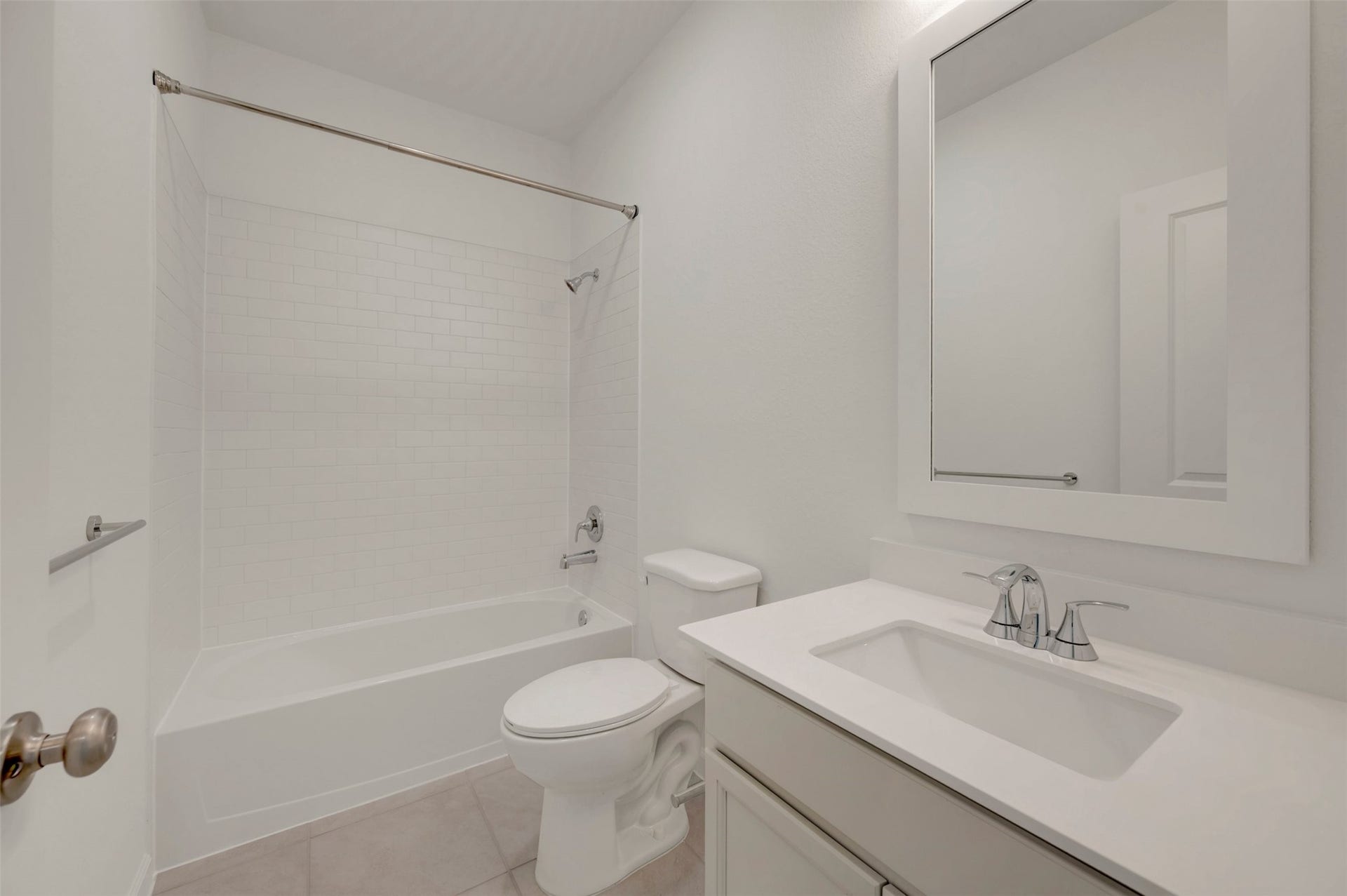 431 East Rose Marie Lane, Montgomery, TX 77356 Hall bath