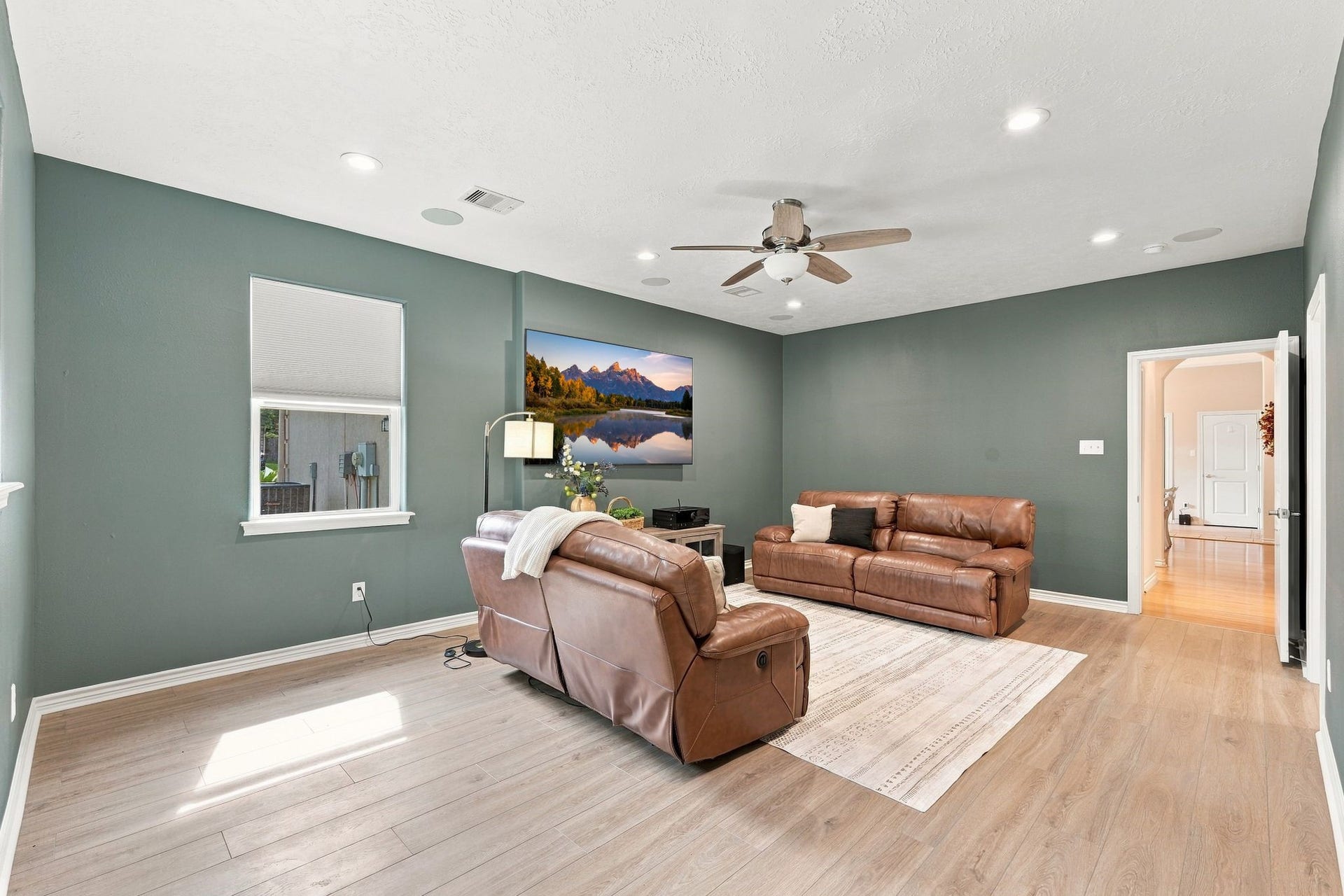 156 April Waters Drive W, Conroe, TX 77356 Imagine a set of bunkbeds sitting to your left.