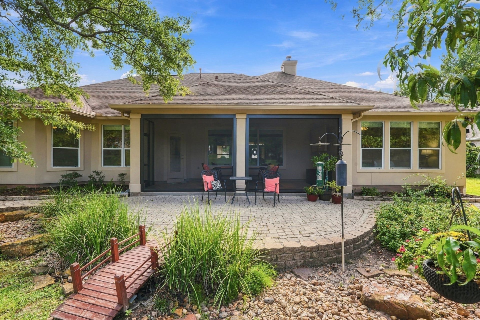 156 April Waters Drive W, Conroe, TX 77356 Imagine sitting here with a glass of iced tea!