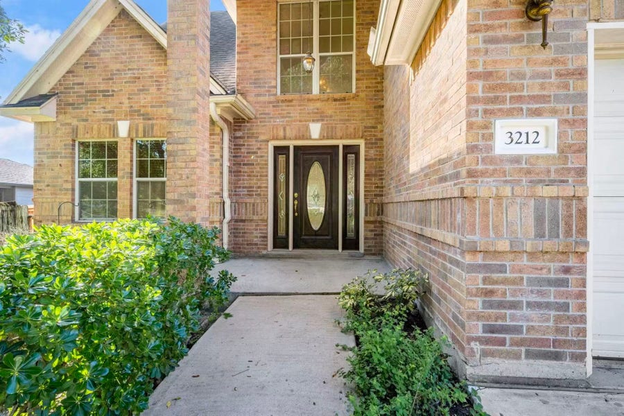 Property photo for 3212 Glastonbury Drive, Pearland, TX