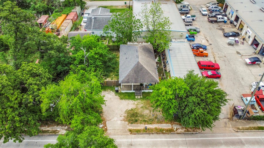 Property photo for 4817 Pinemont Drive, Houston, TX