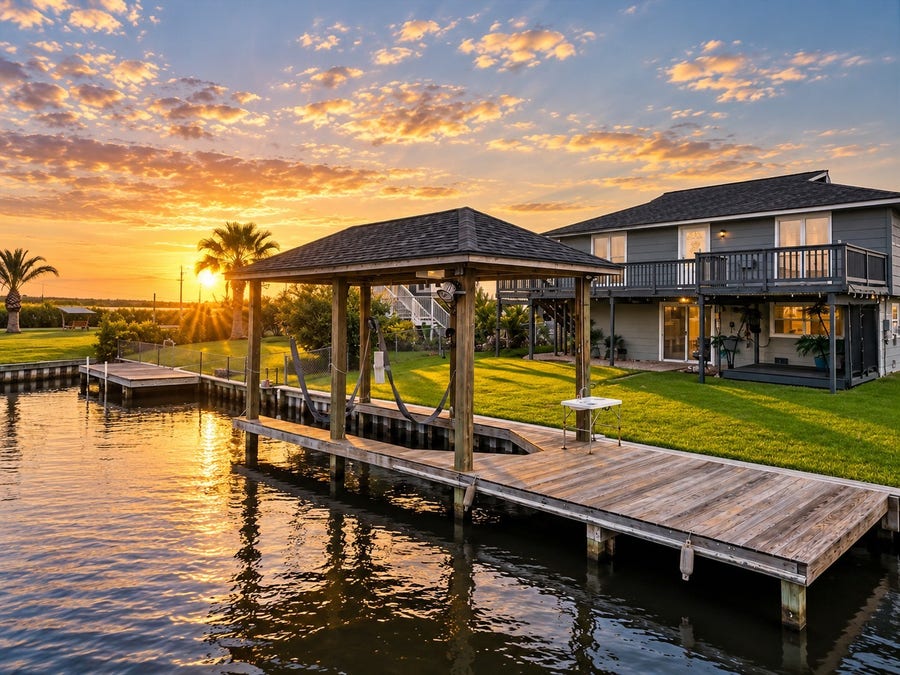 Property photo for 997 Redfish Street, Bayou Vista, TX