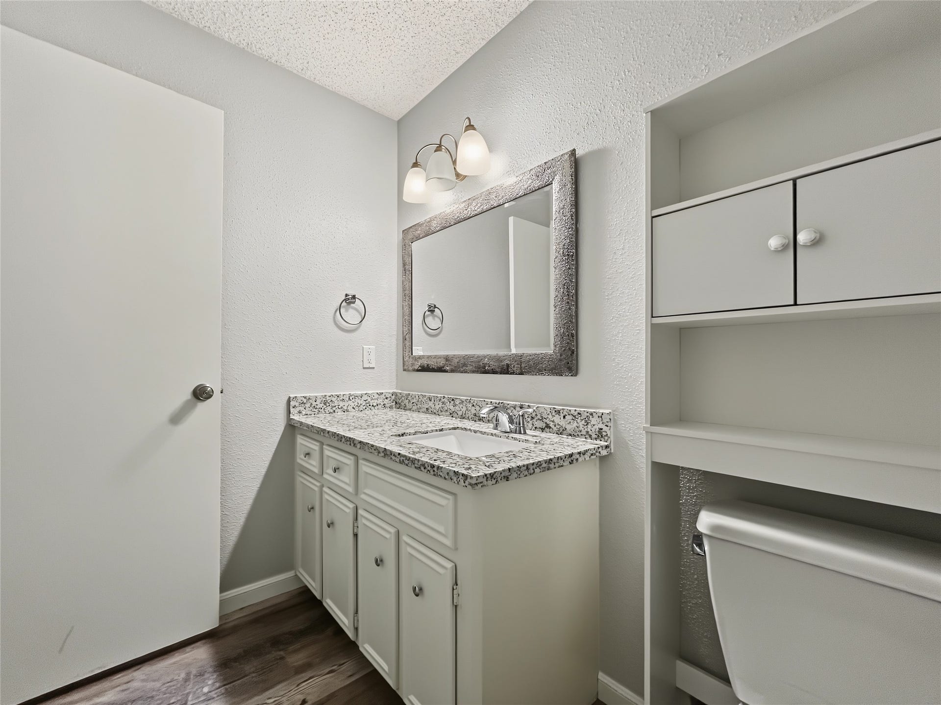 13768 Hollowgreen Drive, #510, Houston, TX 77082 Secondary bathroom.
