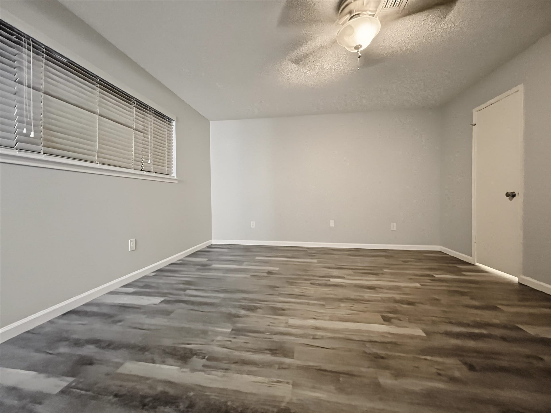 13768 Hollowgreen Drive, #510, Houston, TX 77082 Another view of the primary bedroom.