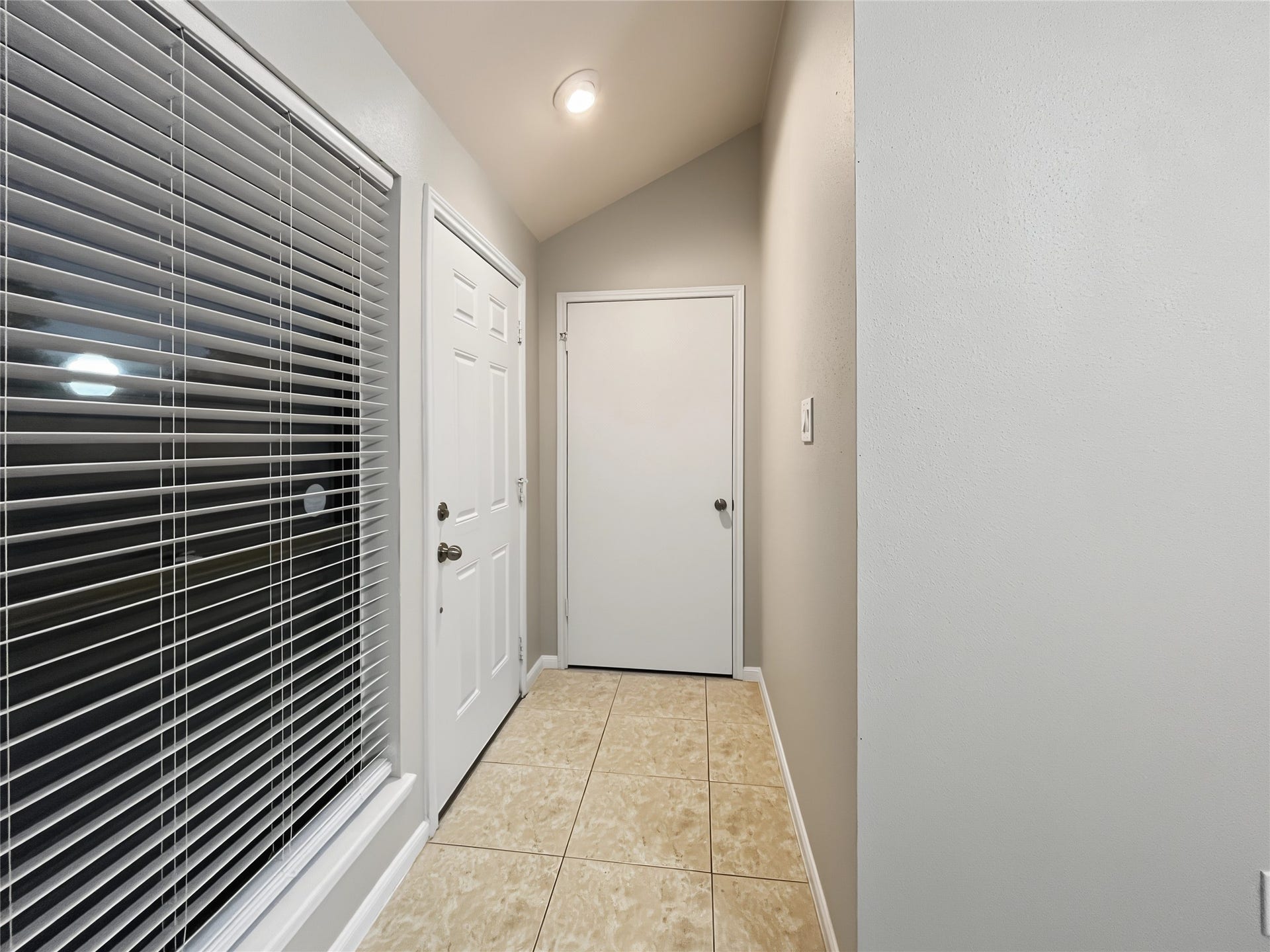 13768 Hollowgreen Drive, #510, Houston, TX 77082 View of the cozy foyer in this beautiful house.