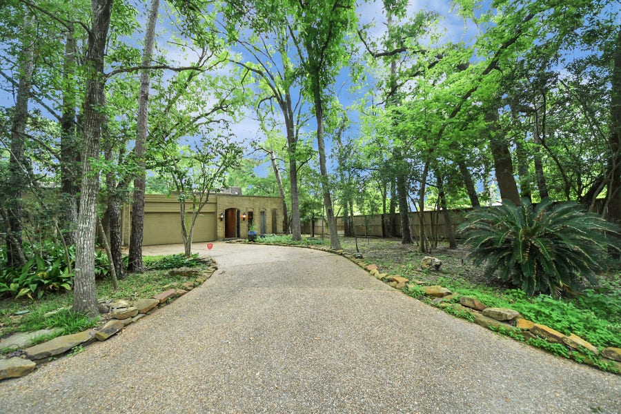 Property photo for 24 Bayou Shadows Street, Houston, TX