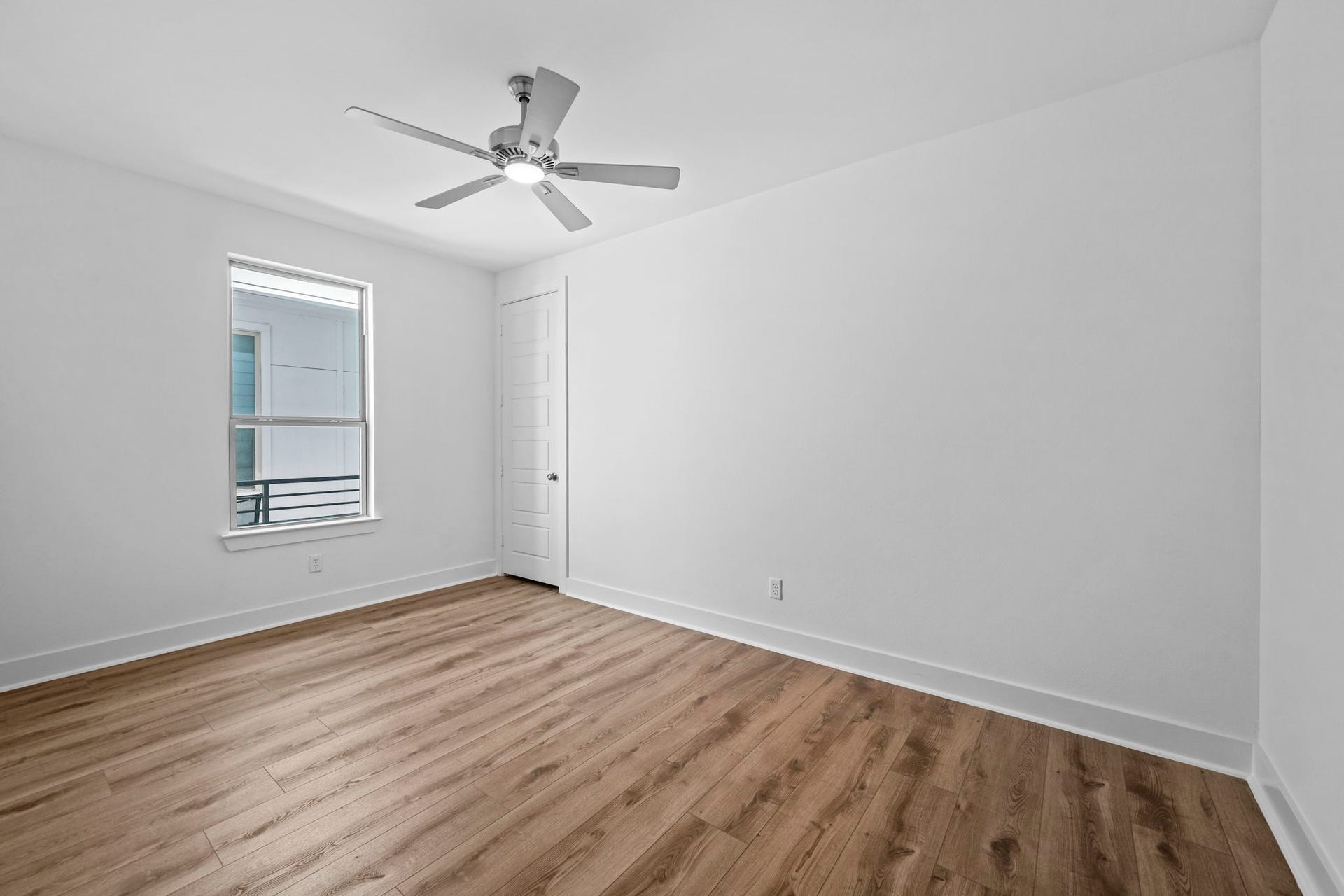 5612 Savyon Drive, Houston, TX 77091 5612 Savyon Drive, Houston, TX 77091