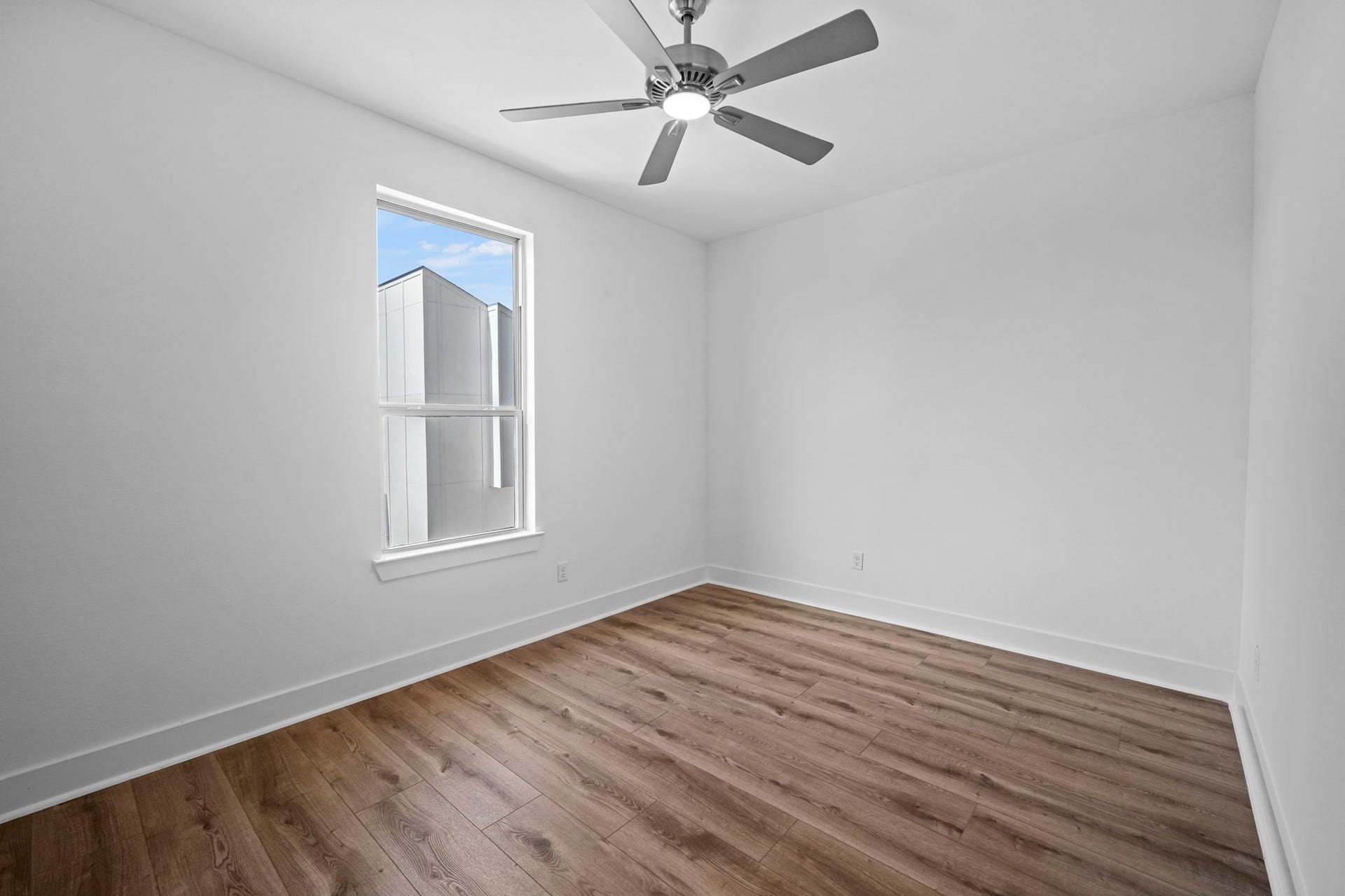 5612 Savyon Drive, Houston, TX 77091 5612 Savyon Drive, Houston, TX 77091