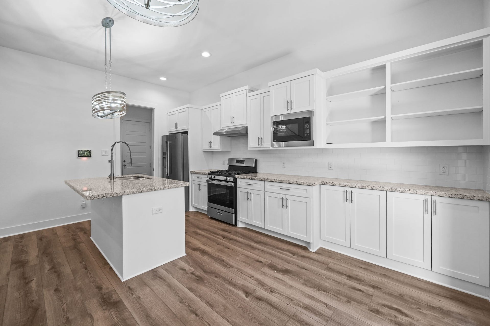 5612 Savyon Drive, Houston, TX 77091 5612 Savyon Drive, Houston, TX 77091
