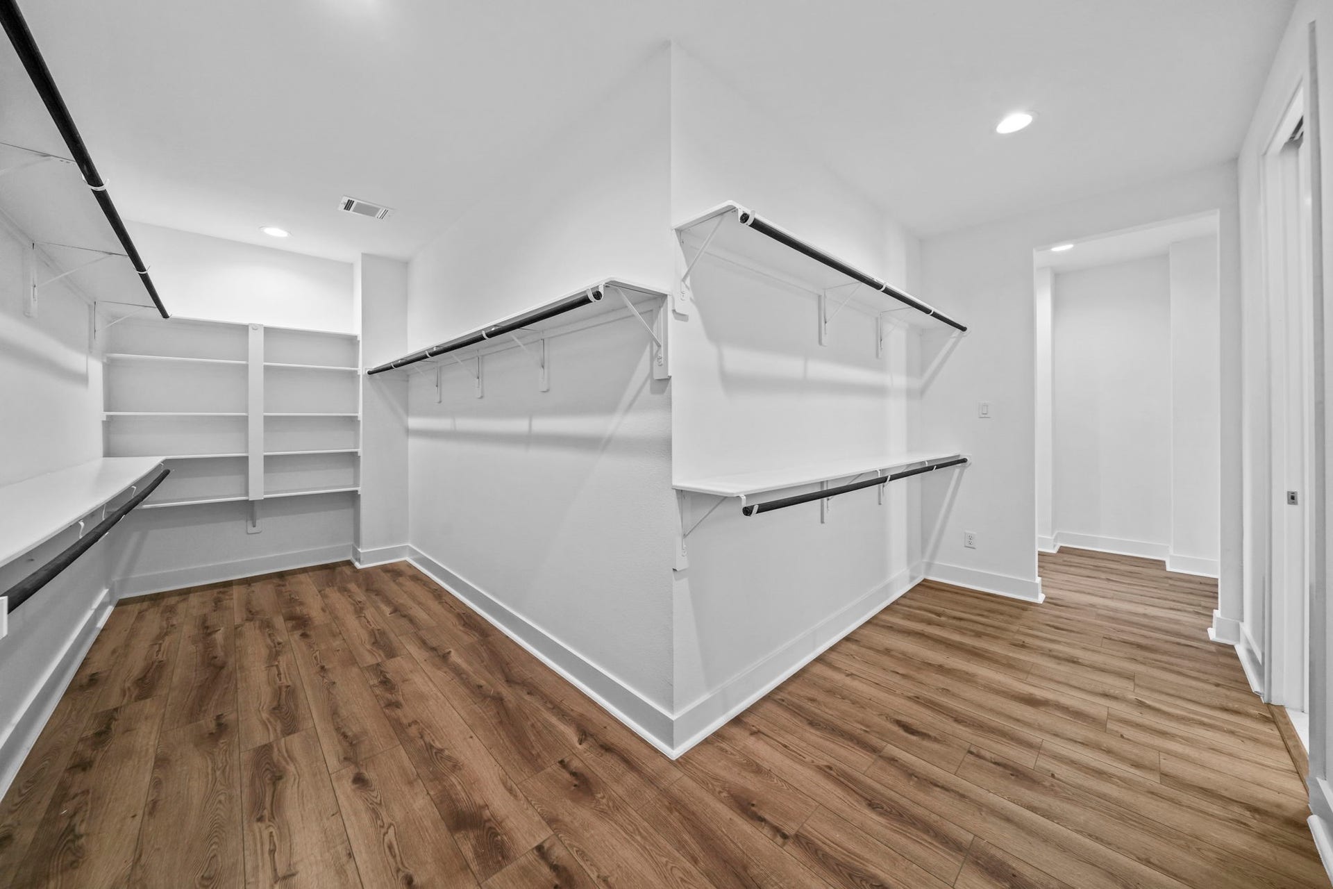 5612 Savyon Drive, Houston, TX 77091 5612 Savyon Drive, Houston, TX 77091