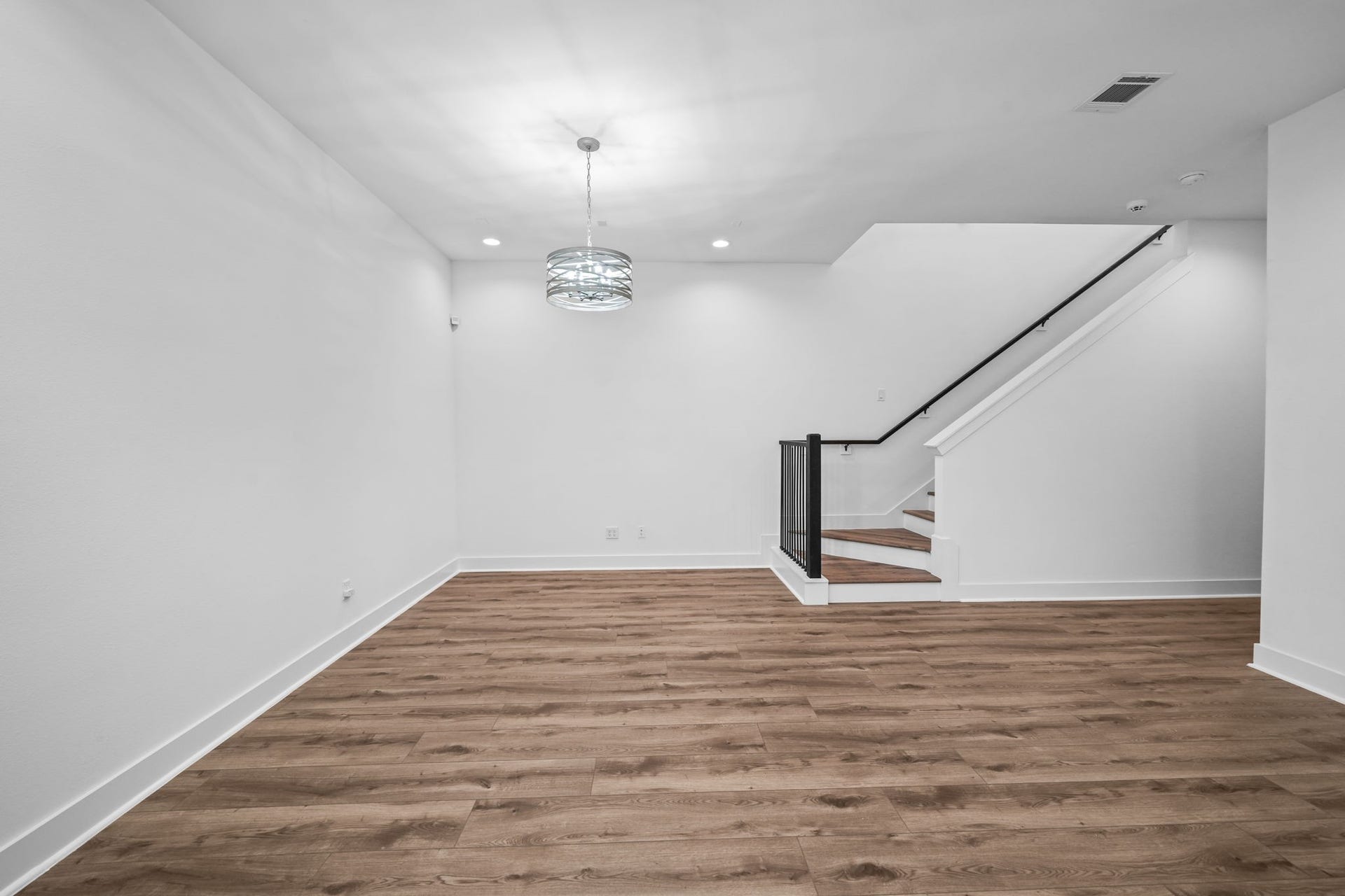 5612 Savyon Drive, Houston, TX 77091 5612 Savyon Drive, Houston, TX 77091