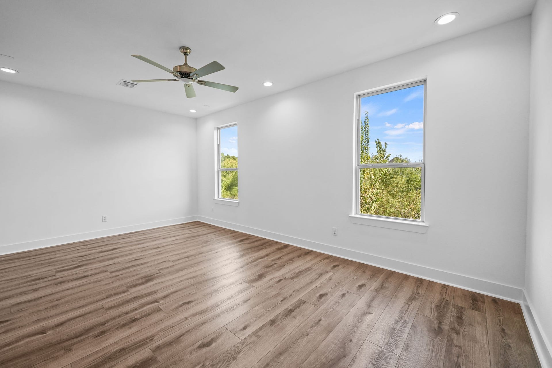 5612 Savyon Drive, Houston, TX 77091 5612 Savyon Drive, Houston, TX 77091
