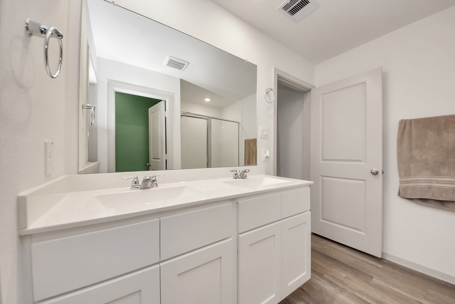 1742 Lilypad Drive, Alvin, TX 77511 Primary bath