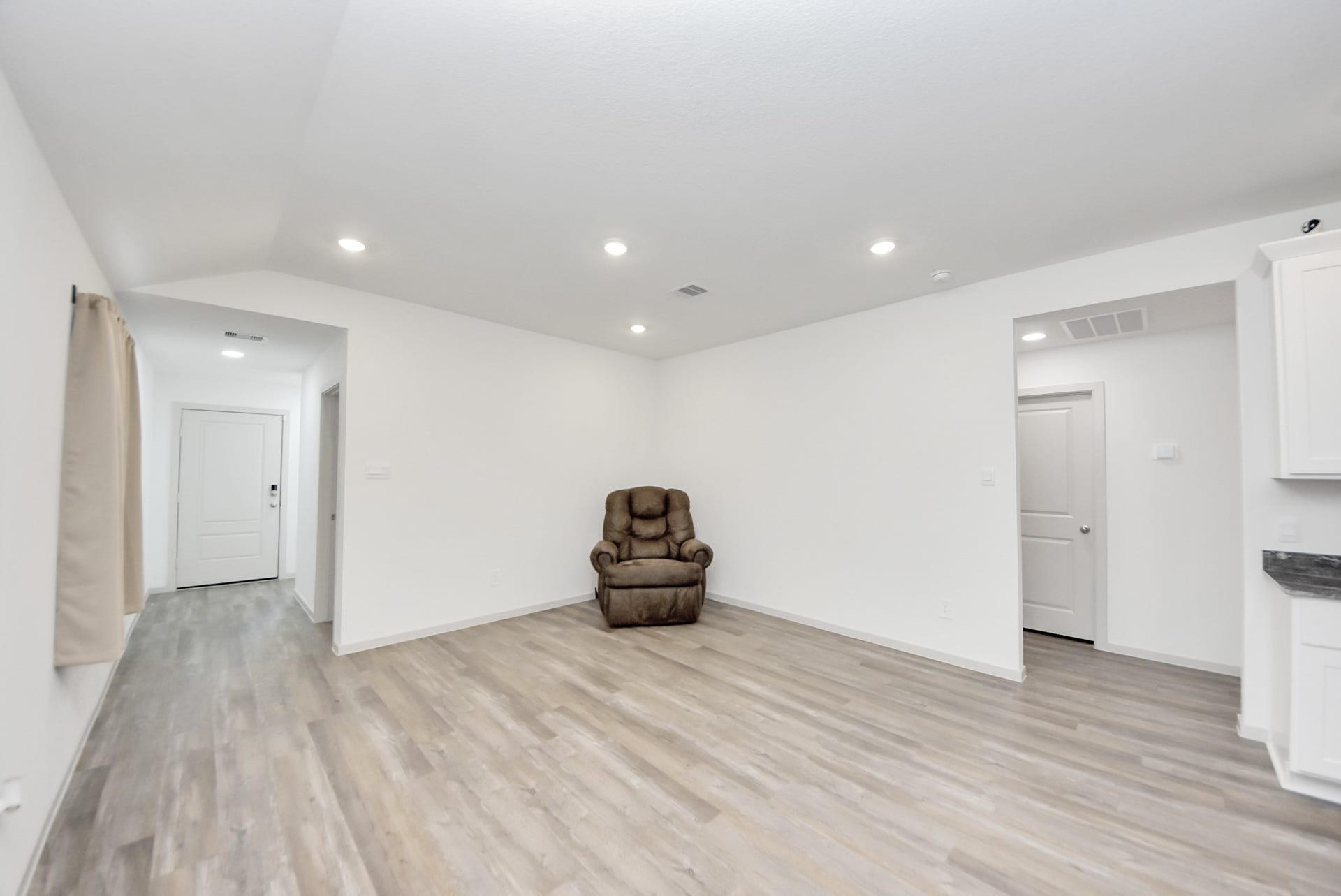 1742 Lilypad Drive, Alvin, TX 77511 blank cavas