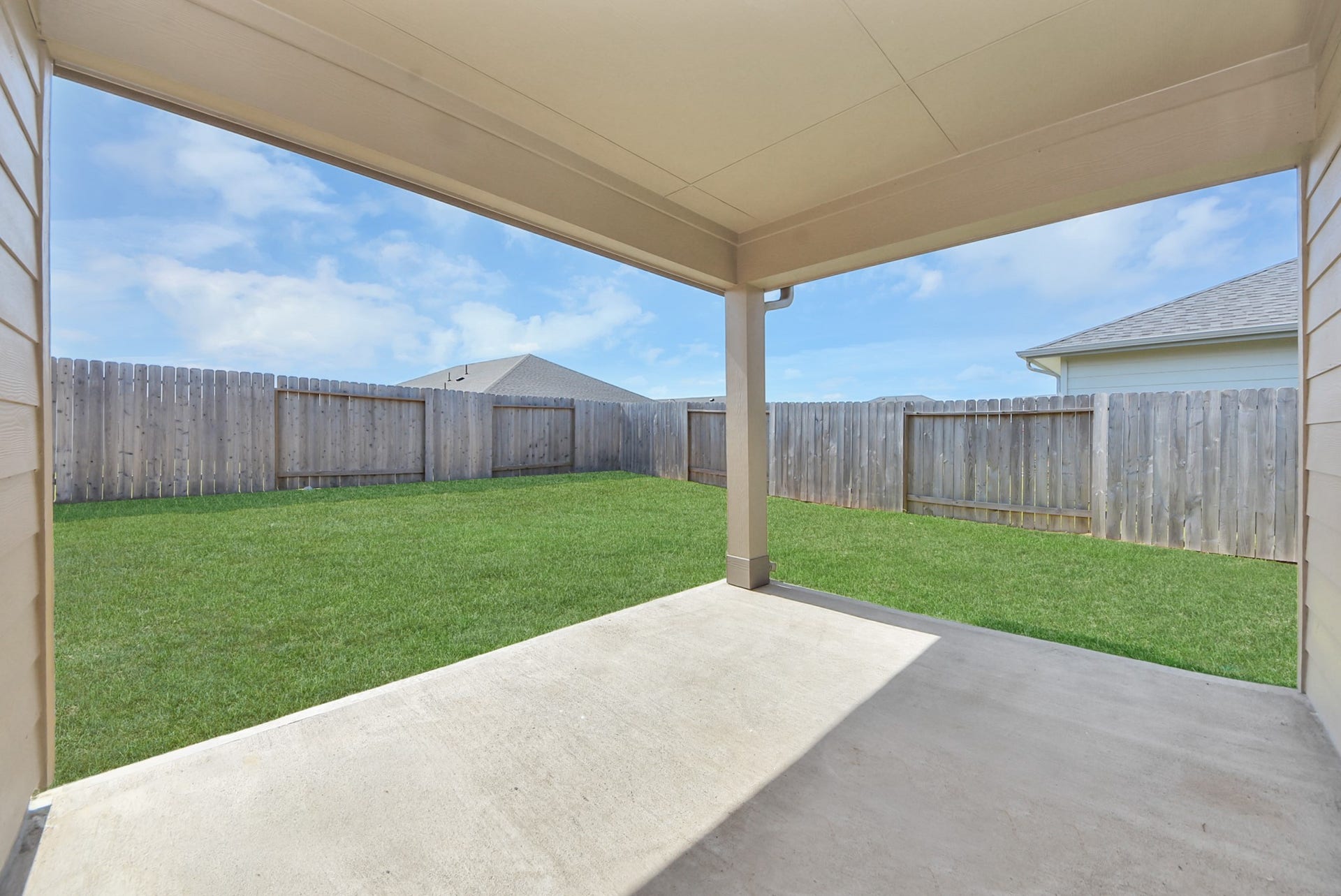 1742 Lilypad Drive, Alvin, TX 77511 Large yard