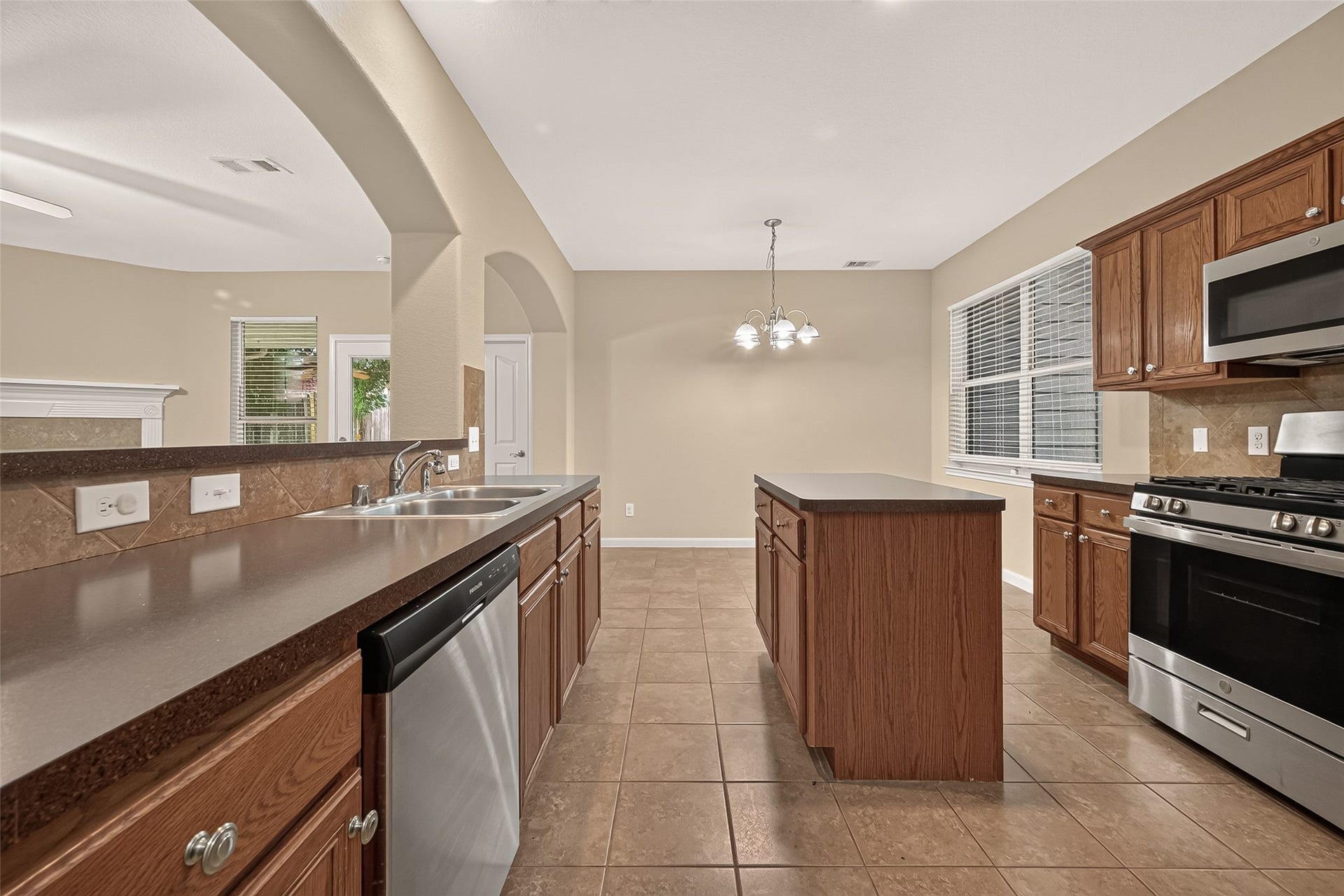 4903 Summer Ridge Drive, Conroe, TX 77303 4903 Summer Ridge Drive, Conroe, TX 77303